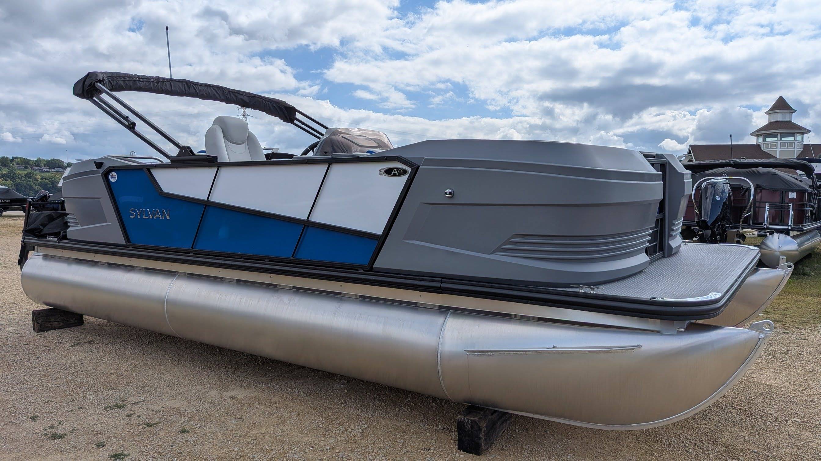 boat-carouselImage-image