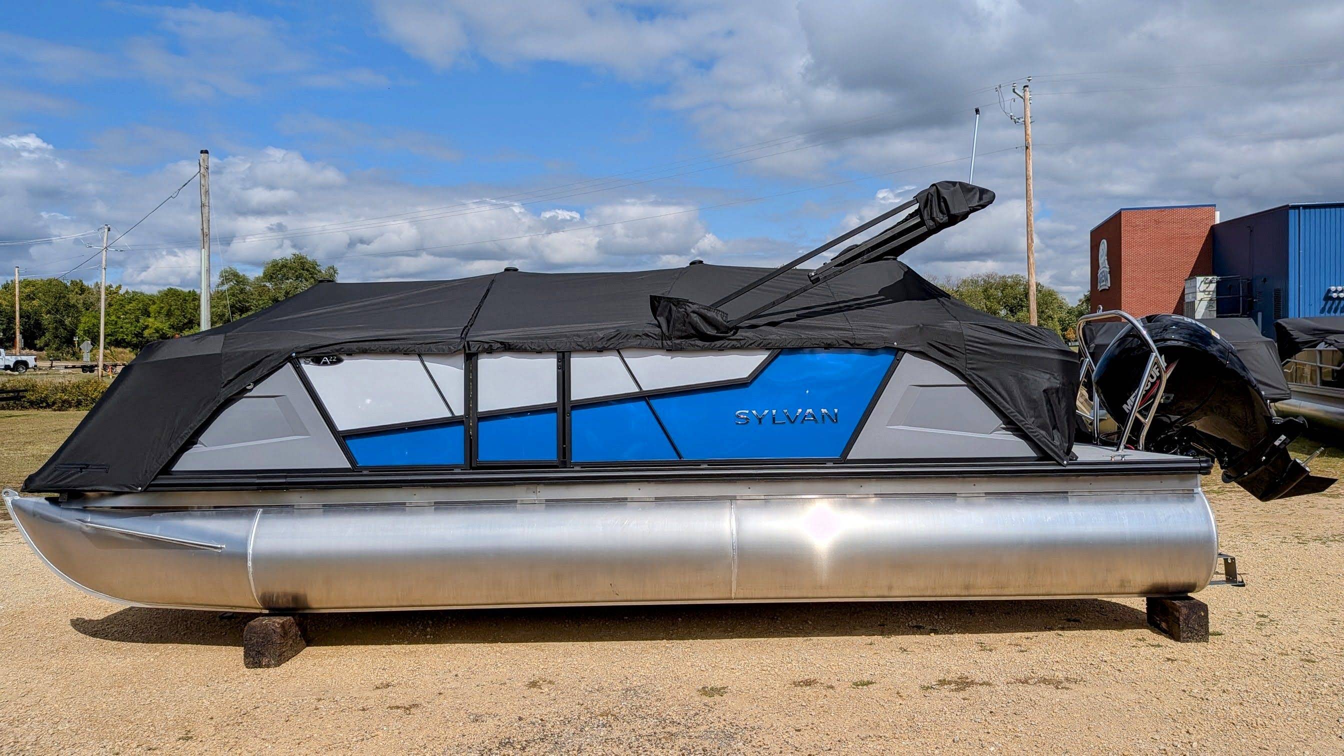 boat-carouselImage-image