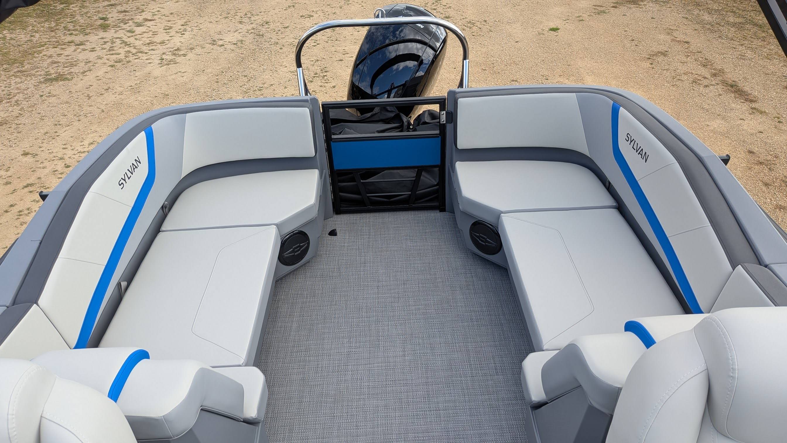 boat-carouselImage-image