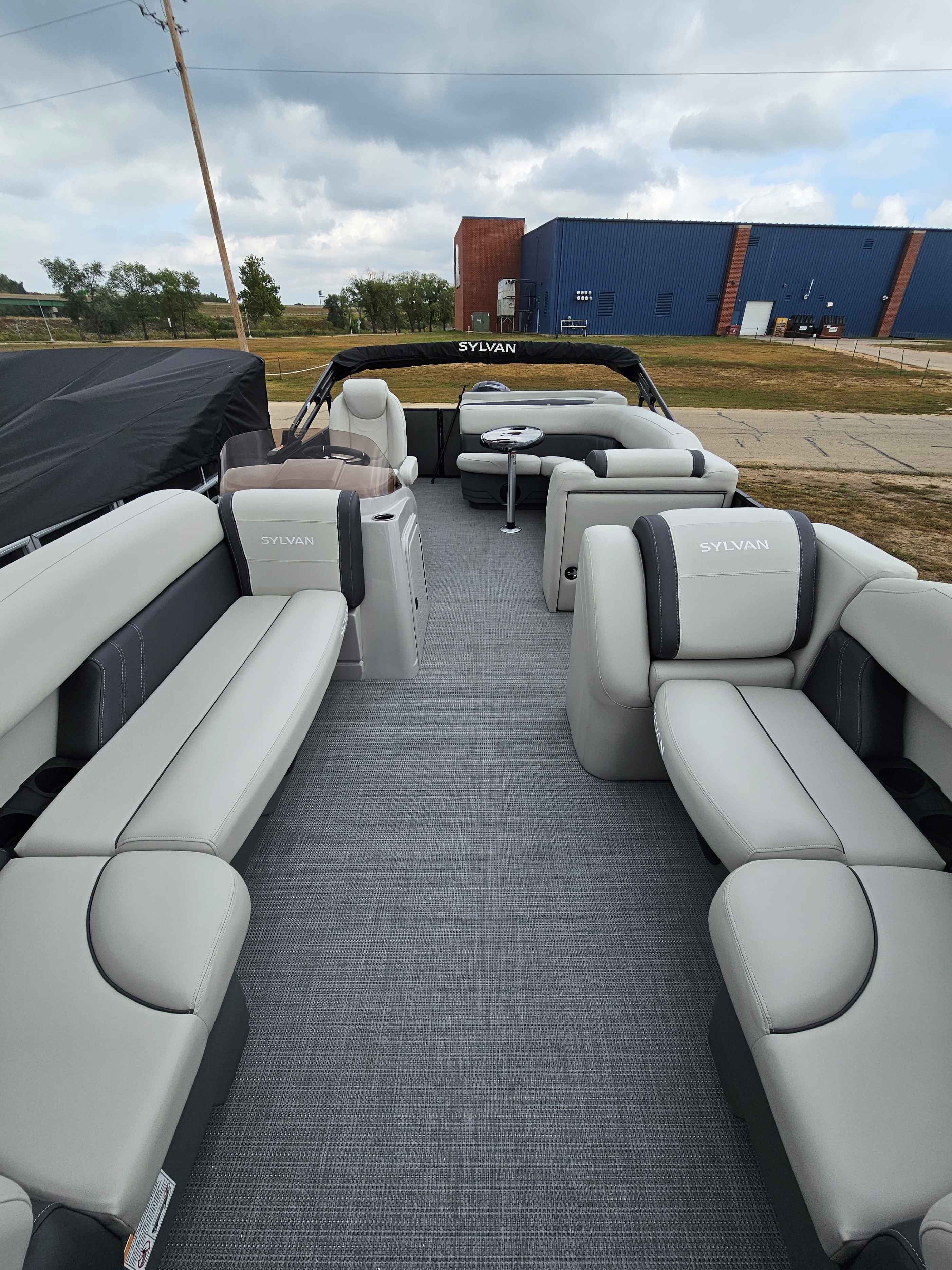 boat-carouselImage-image