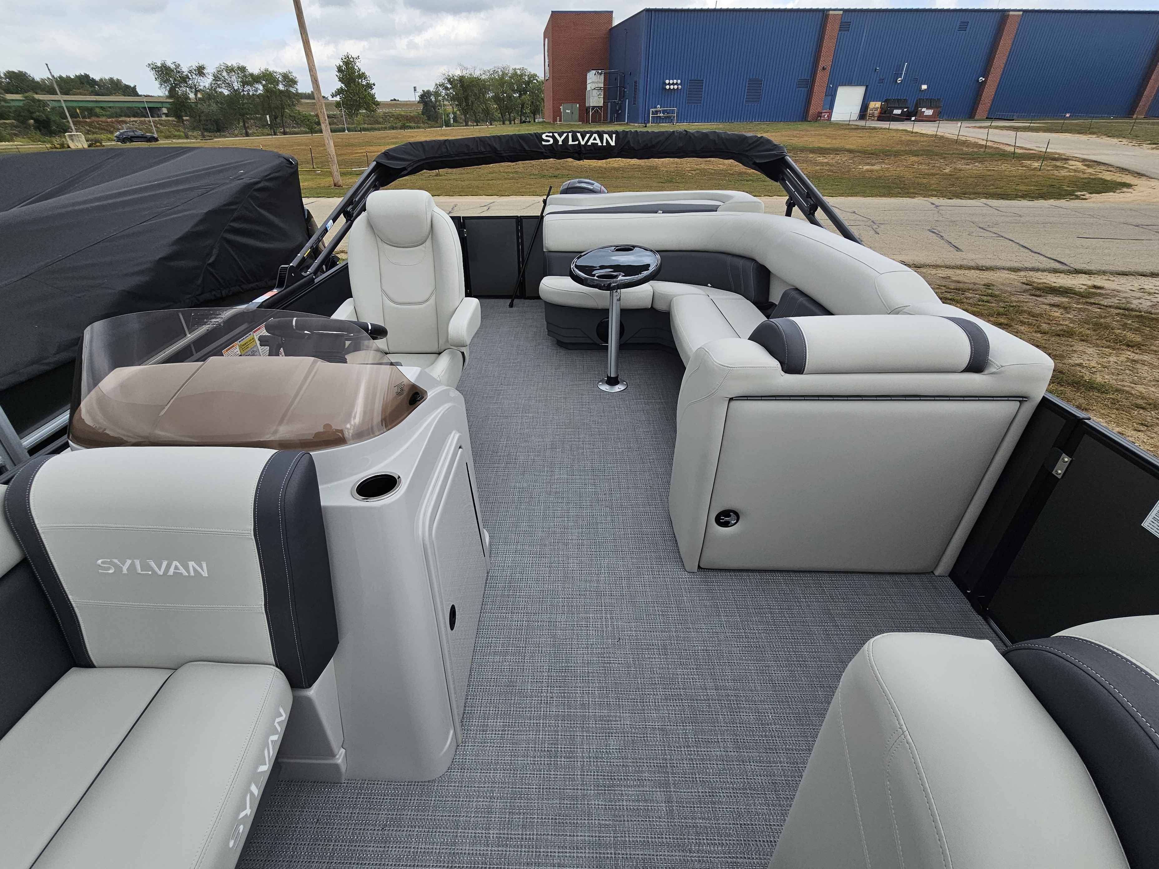 boat-carouselImage-image
