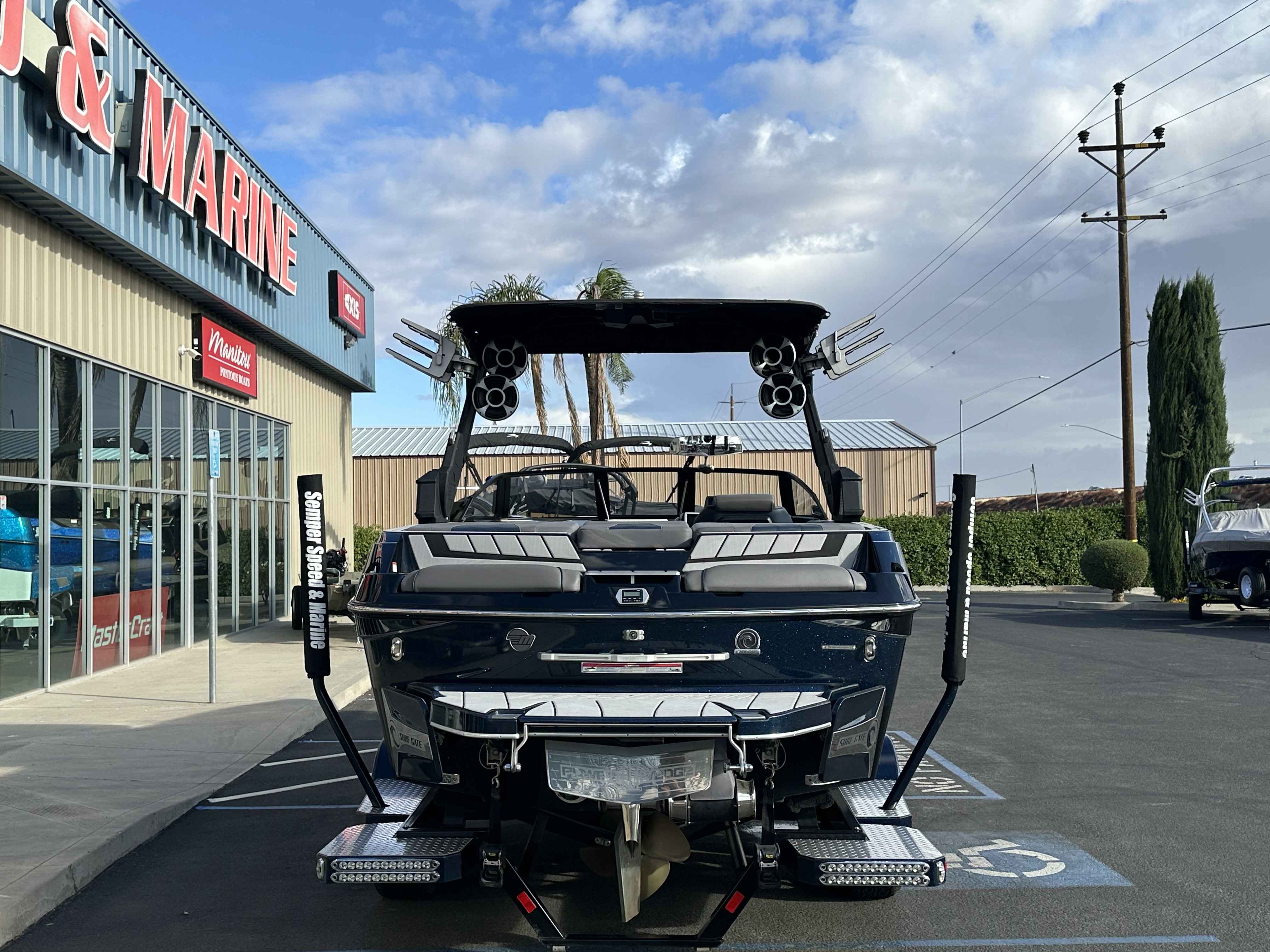 2020 Malibu 23MXZ-3