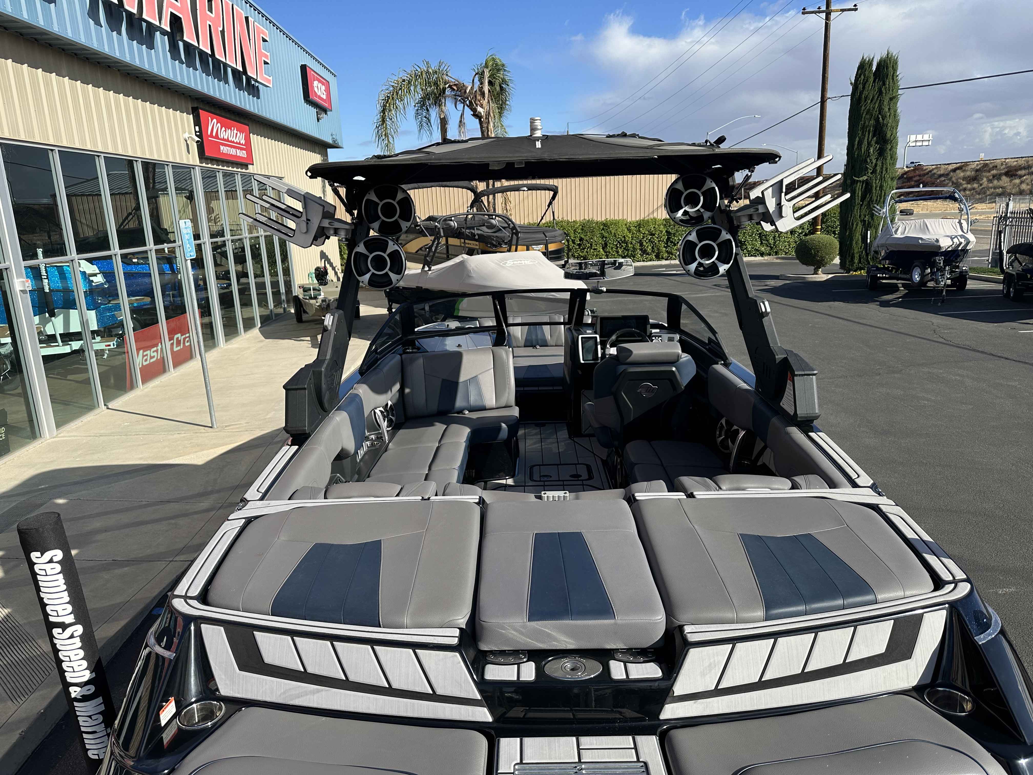 2020 Malibu 23MXZ-6