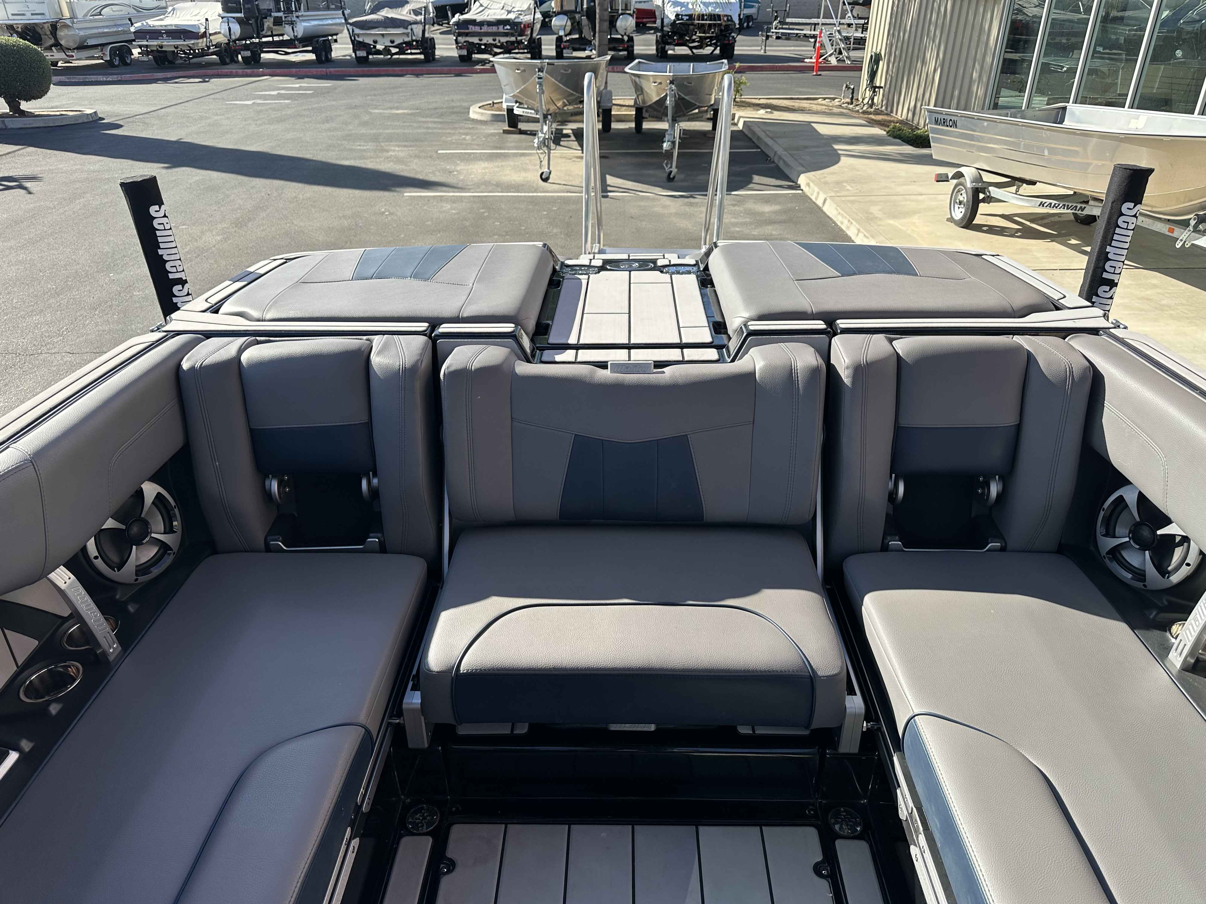 2020 Malibu 23MXZ-8
