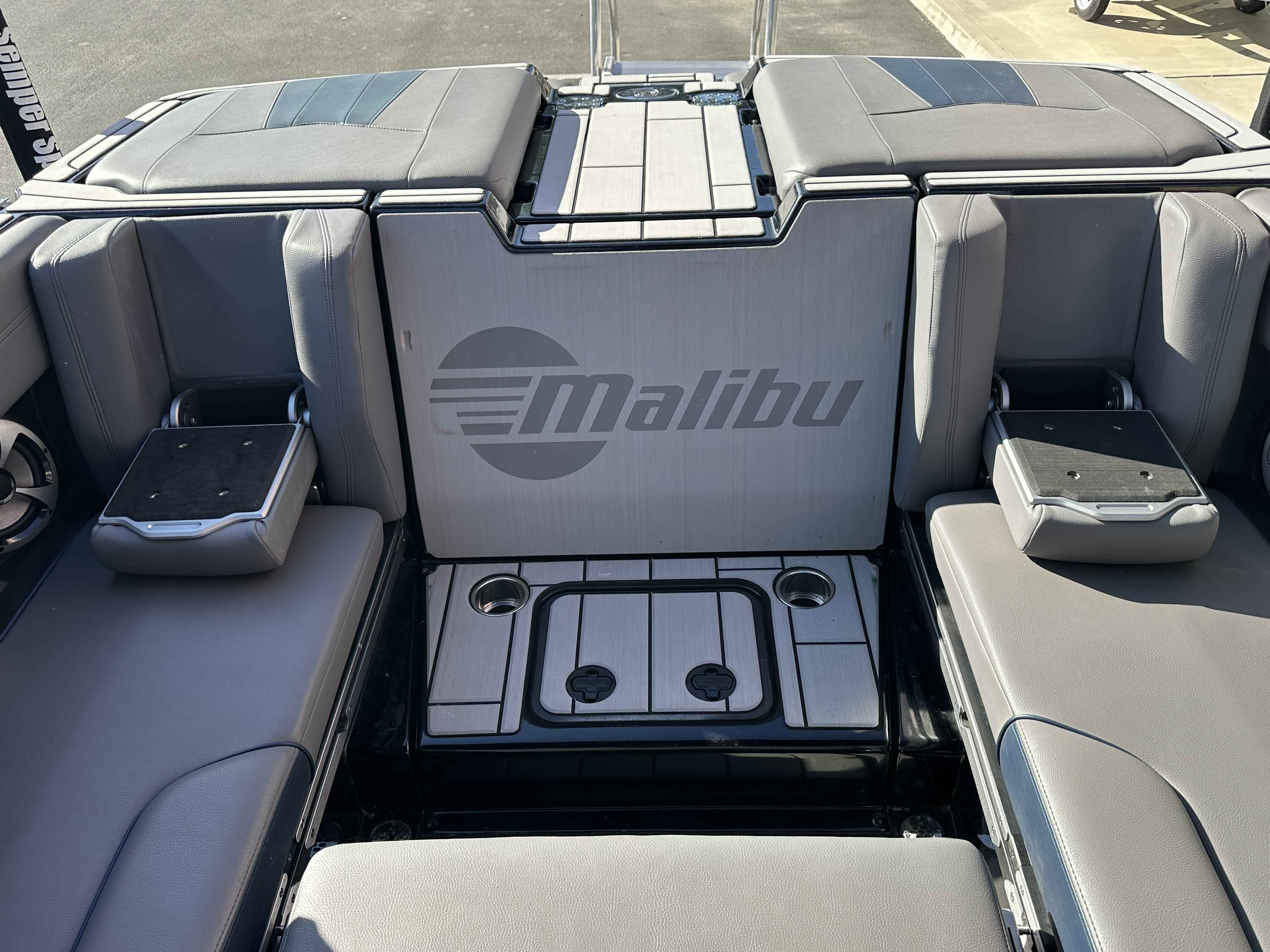 2020 Malibu 23MXZ-9