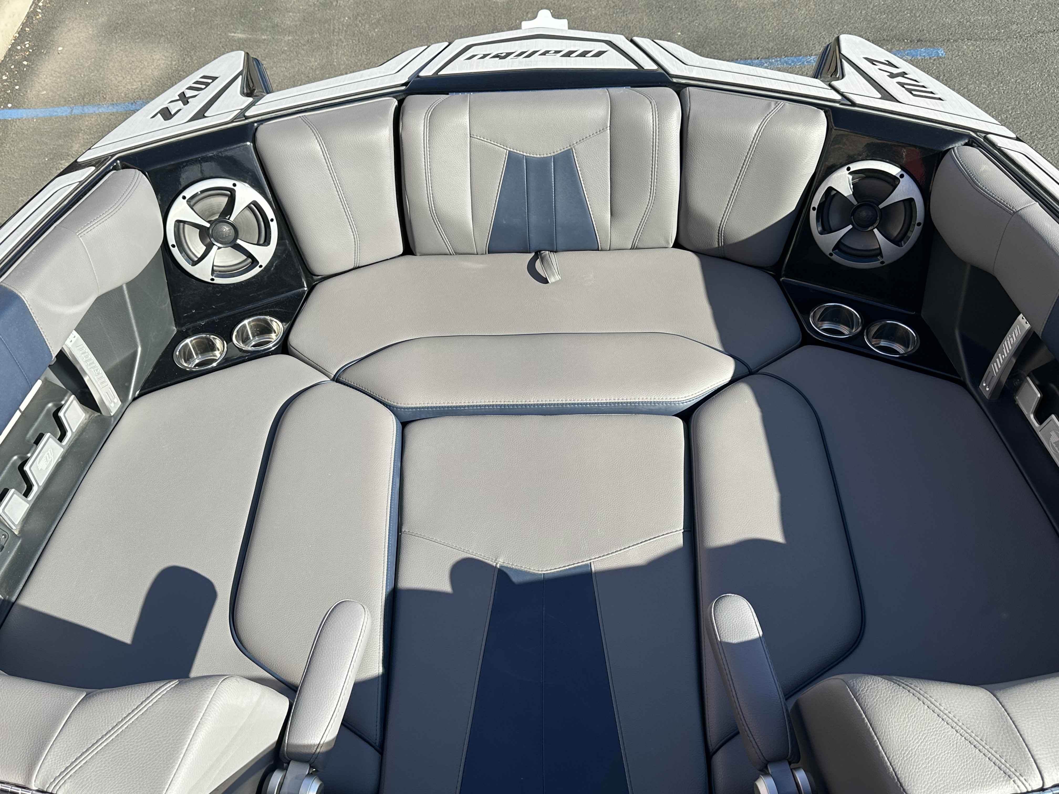 2020 Malibu 23MXZ-11