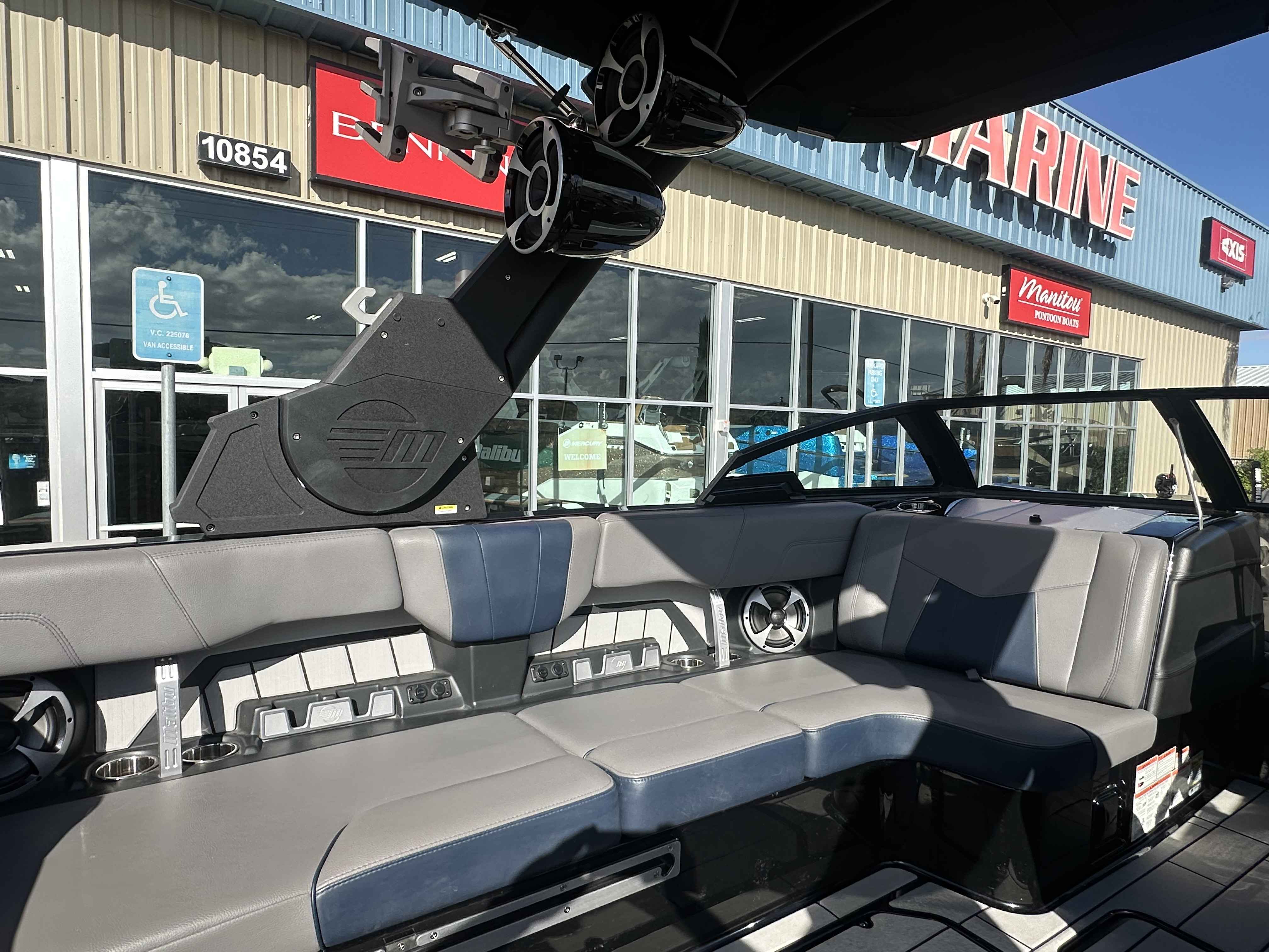 2020 Malibu 23MXZ-15