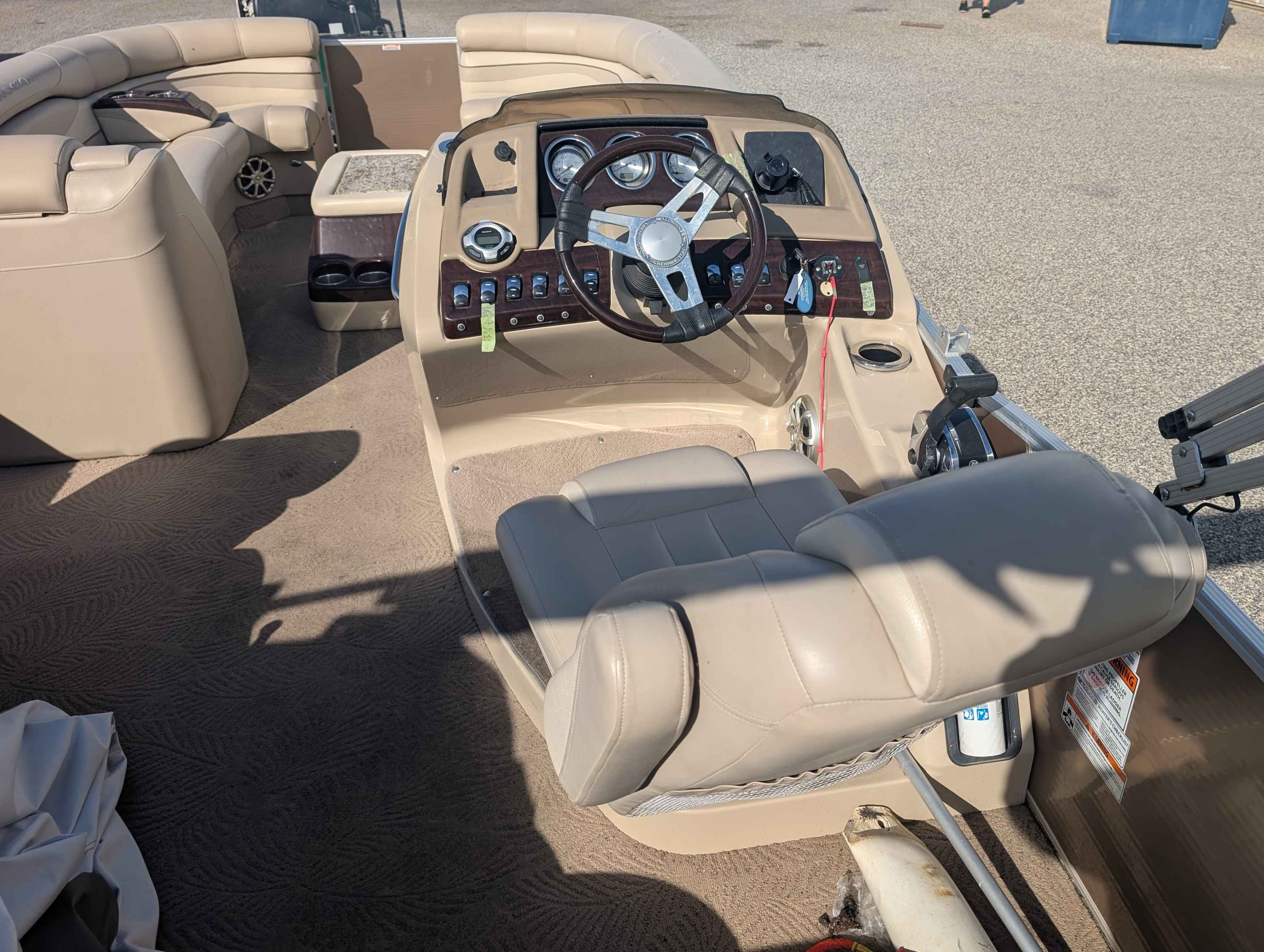 boat-carouselImage-image