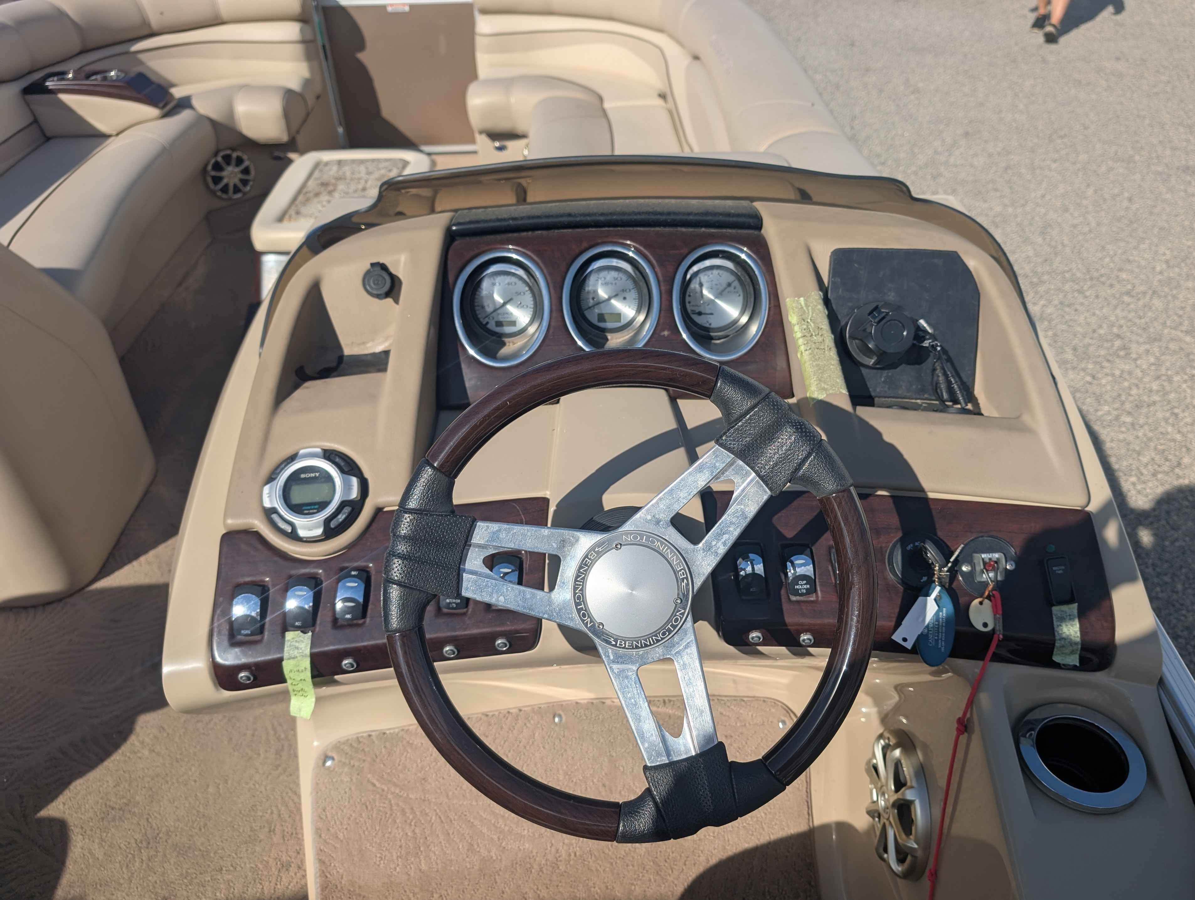 boat-carouselImage-image