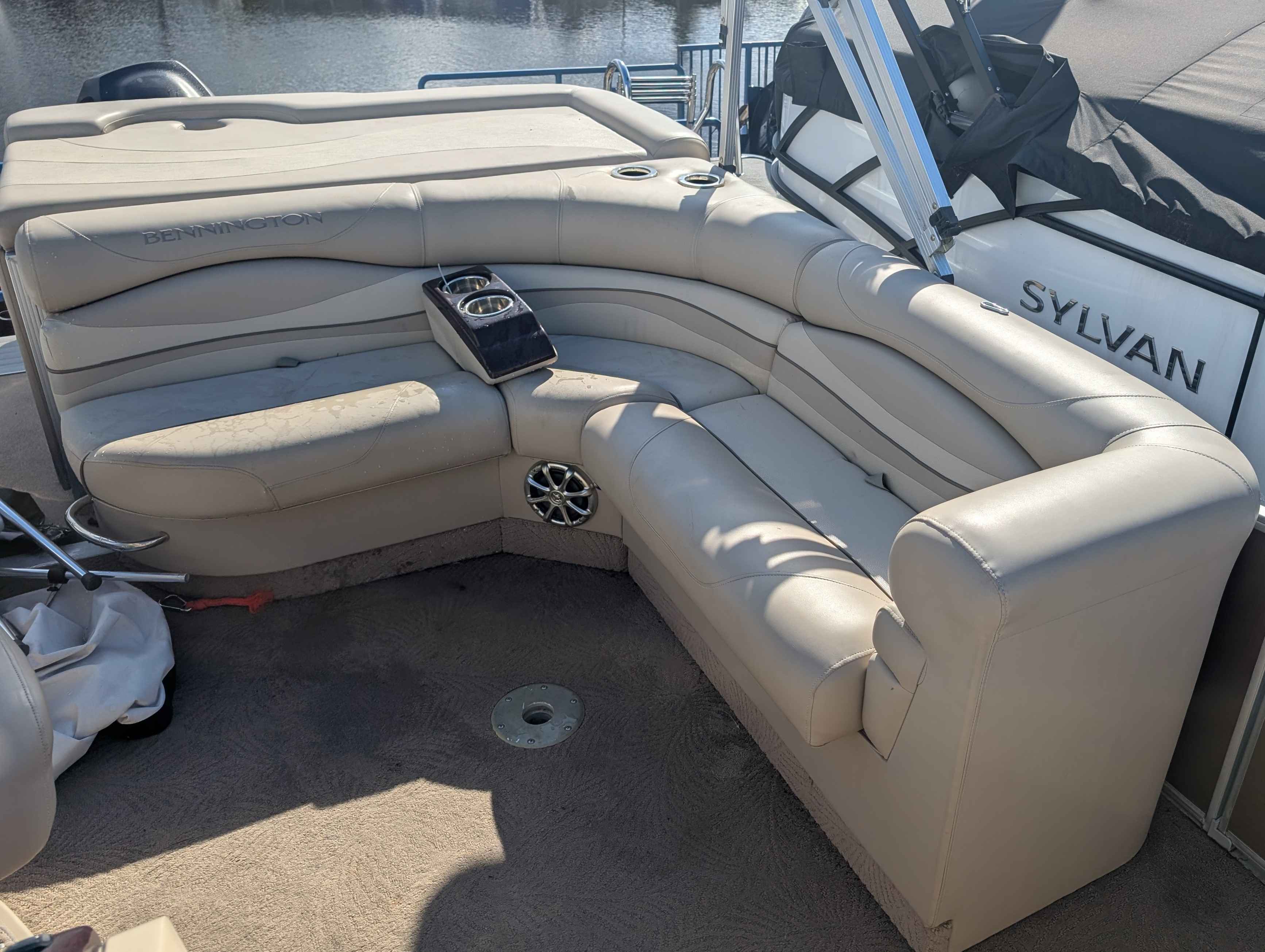 boat-carouselImage-image