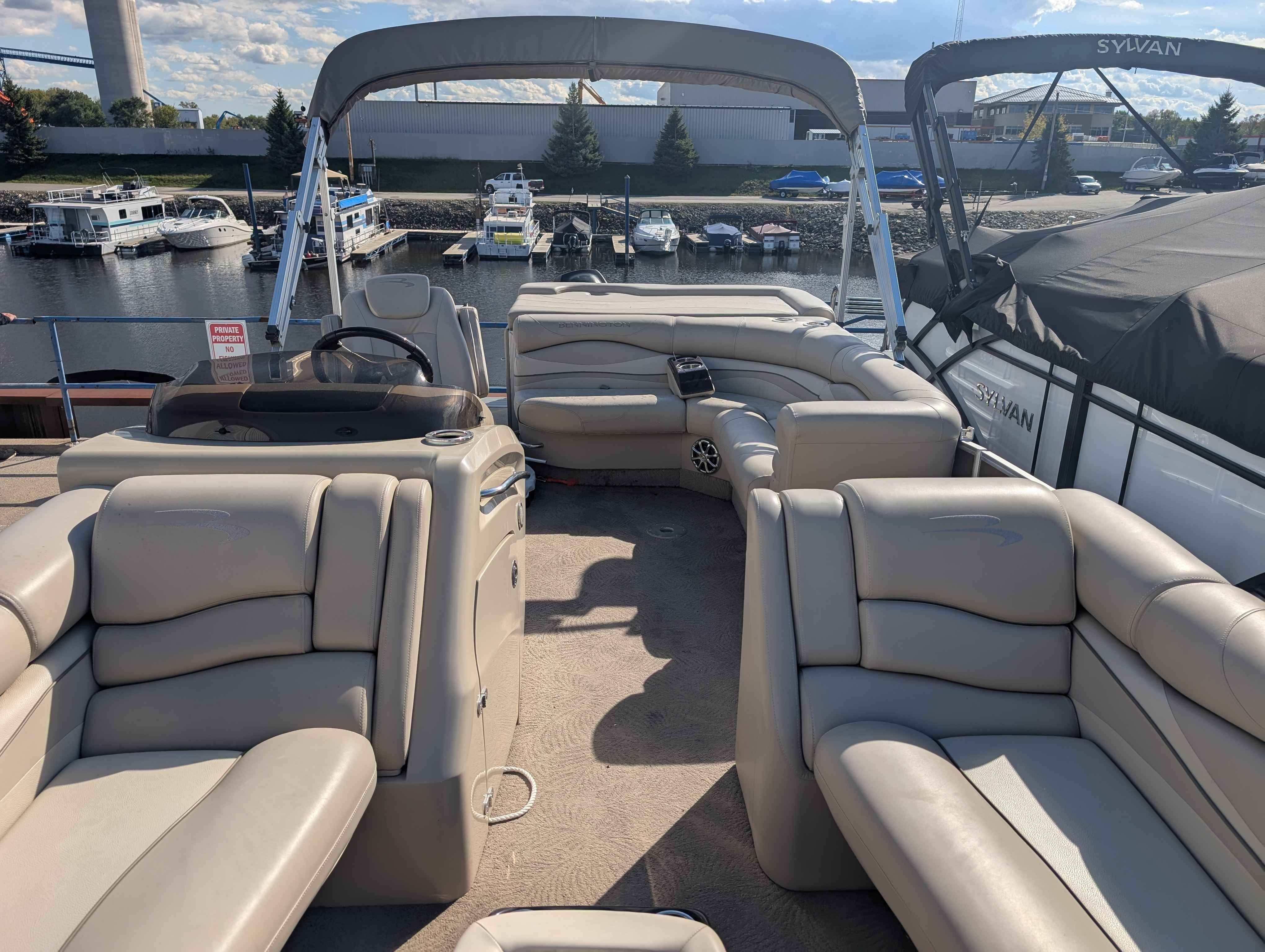 boat-carouselImage-image