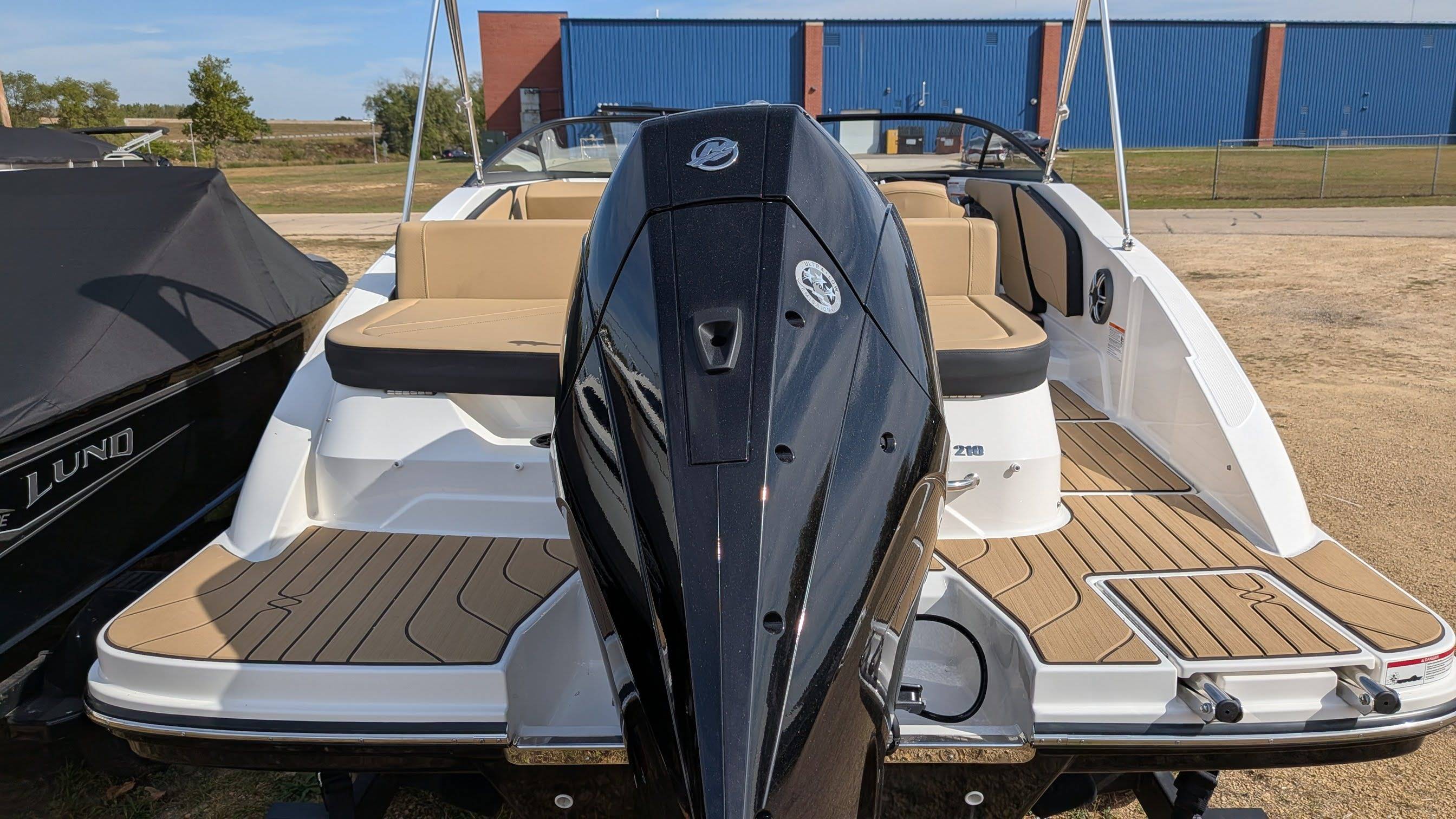 boat-carouselImage-image