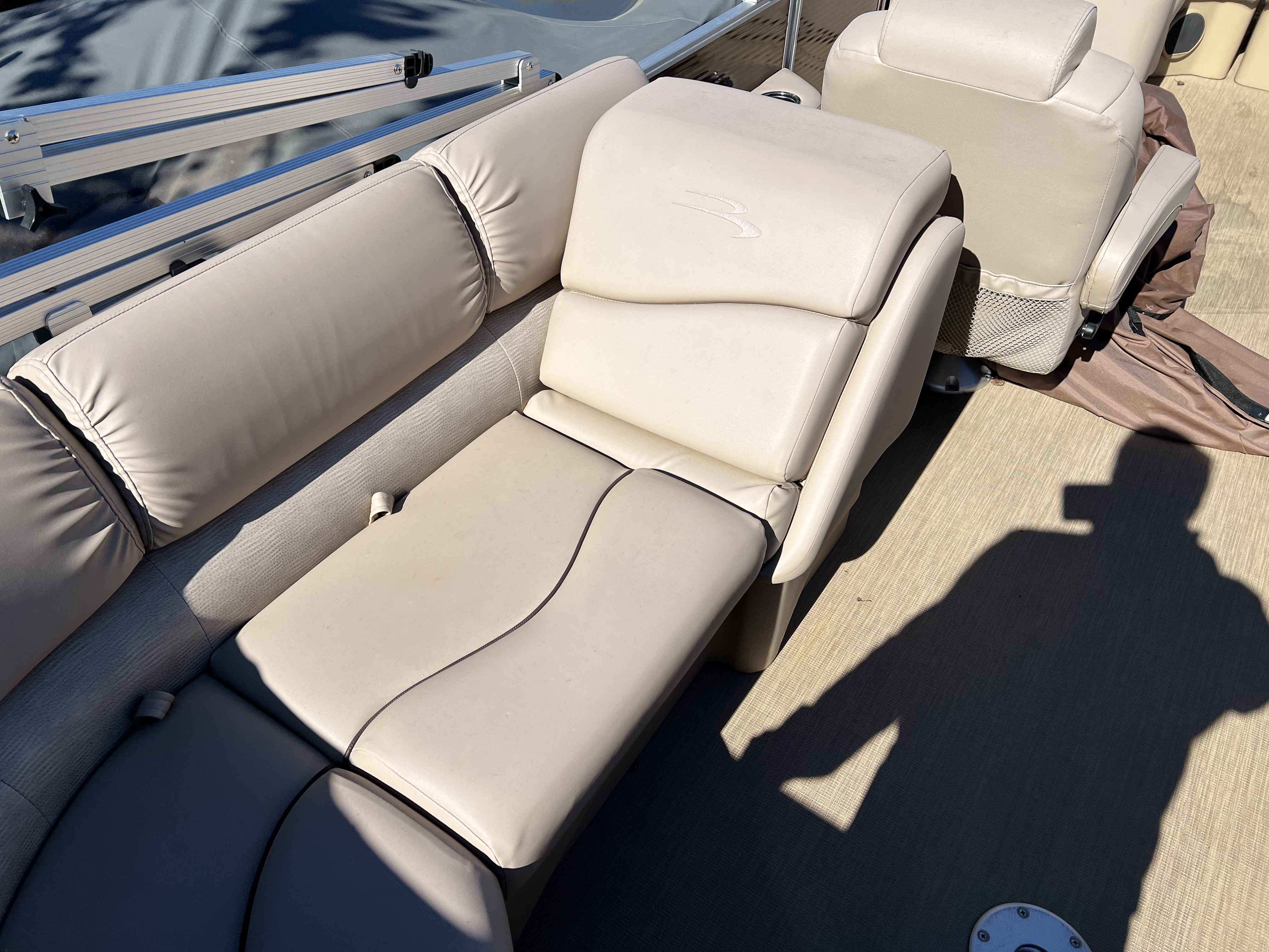 boat-carouselImage-image