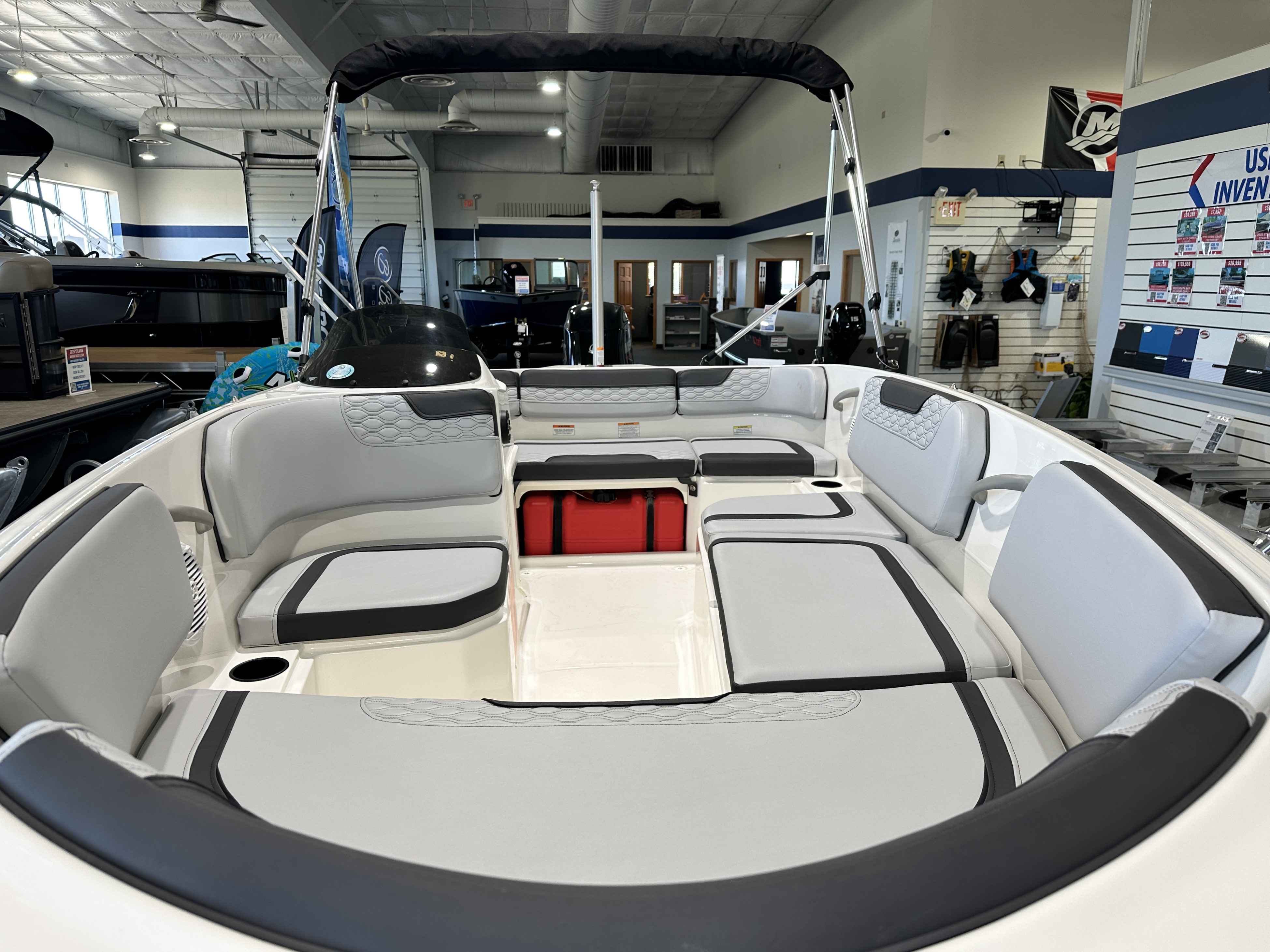boat-carouselImage-image