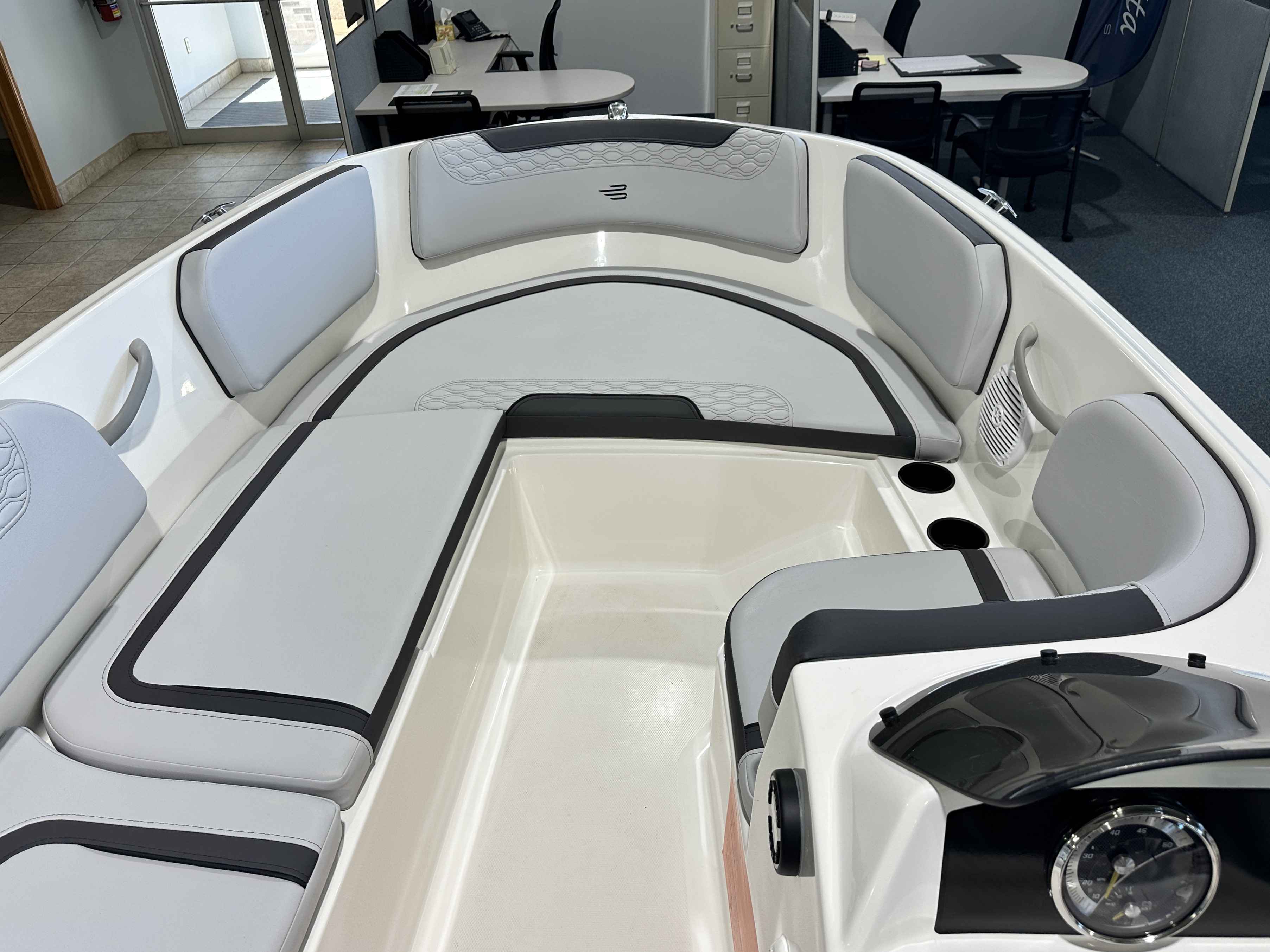 boat-carouselImage-image