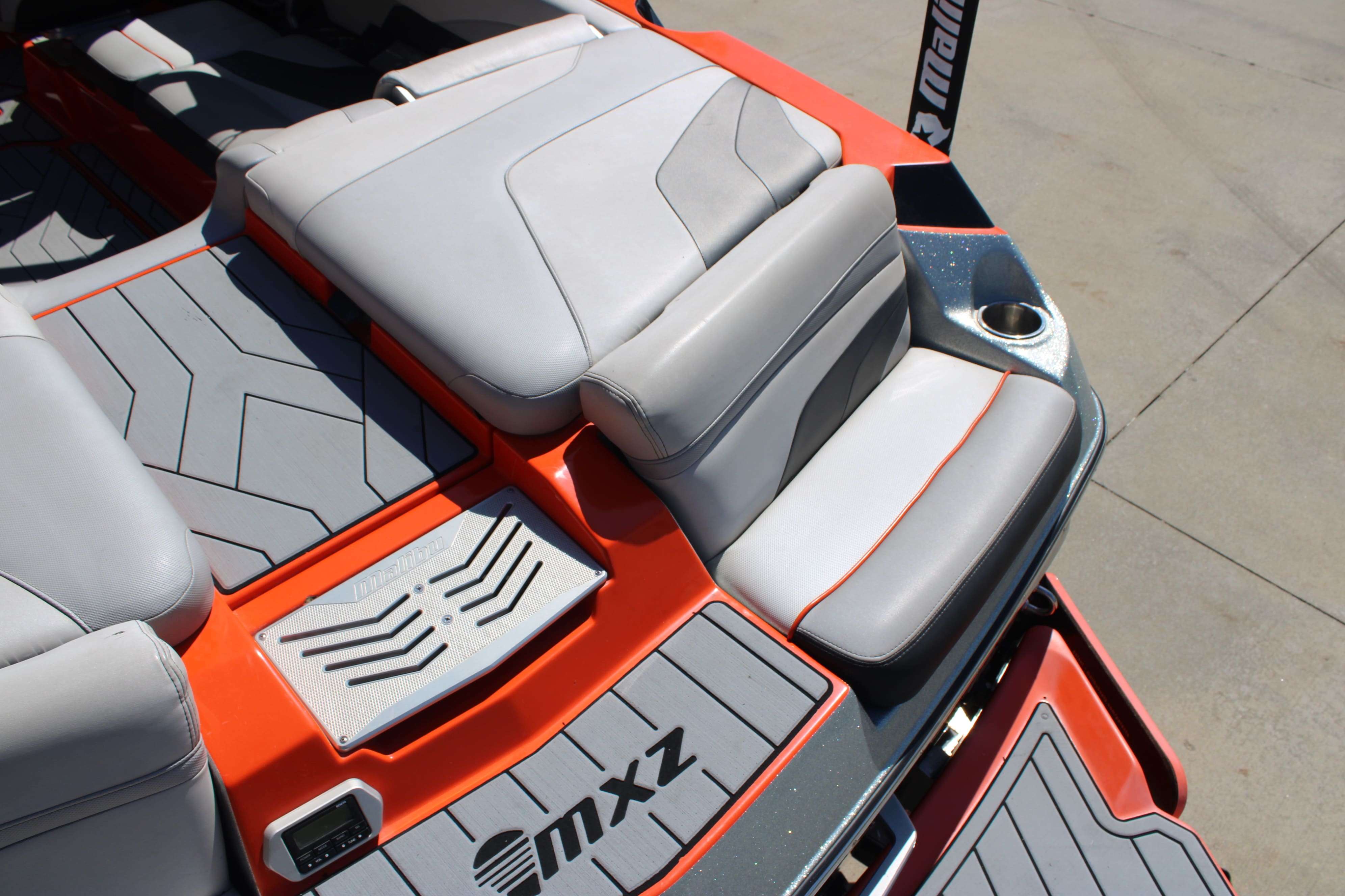 2017 Malibu Boats Wakesetter 24 MXZ-11