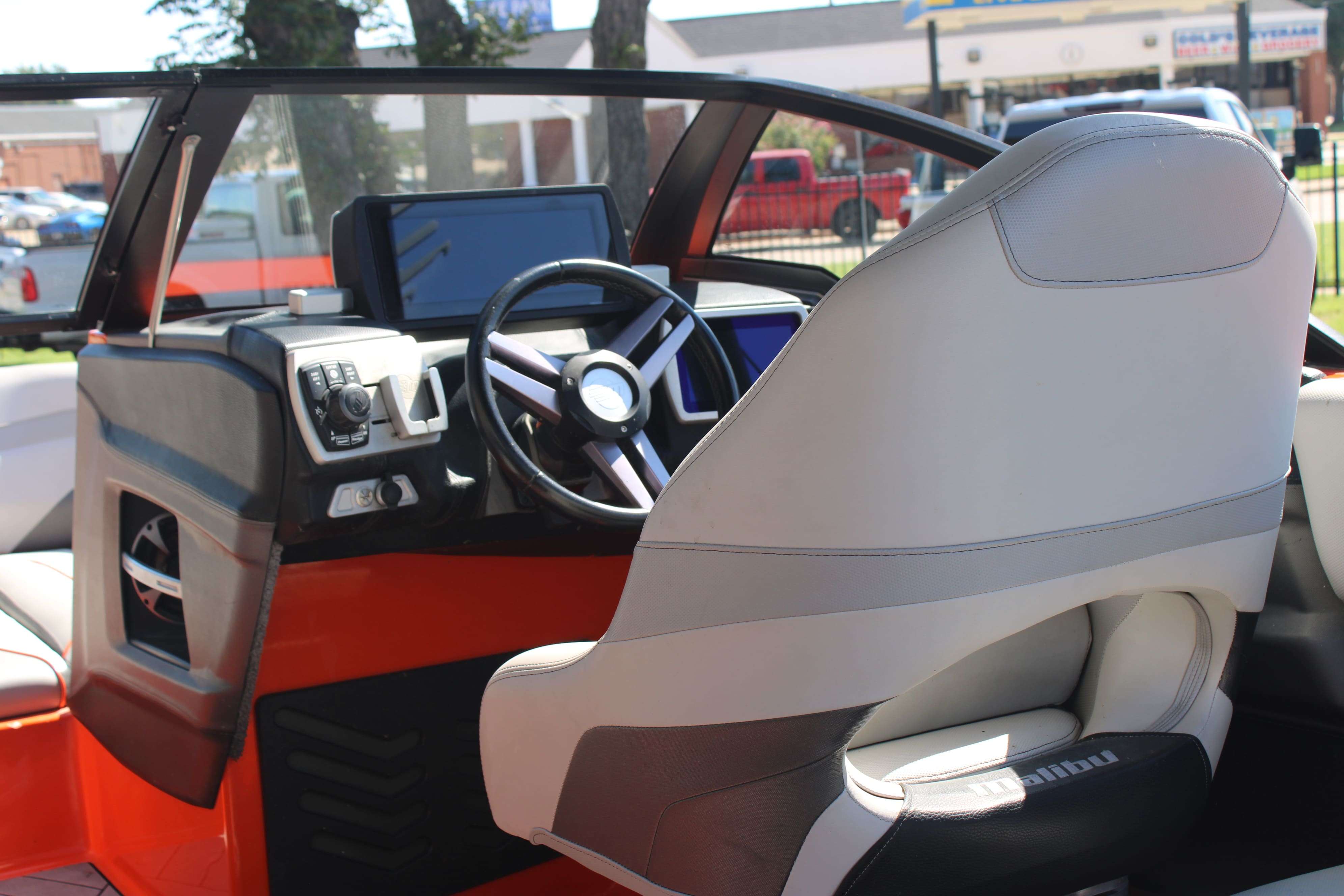 2017 Malibu Boats Wakesetter 24 MXZ-19