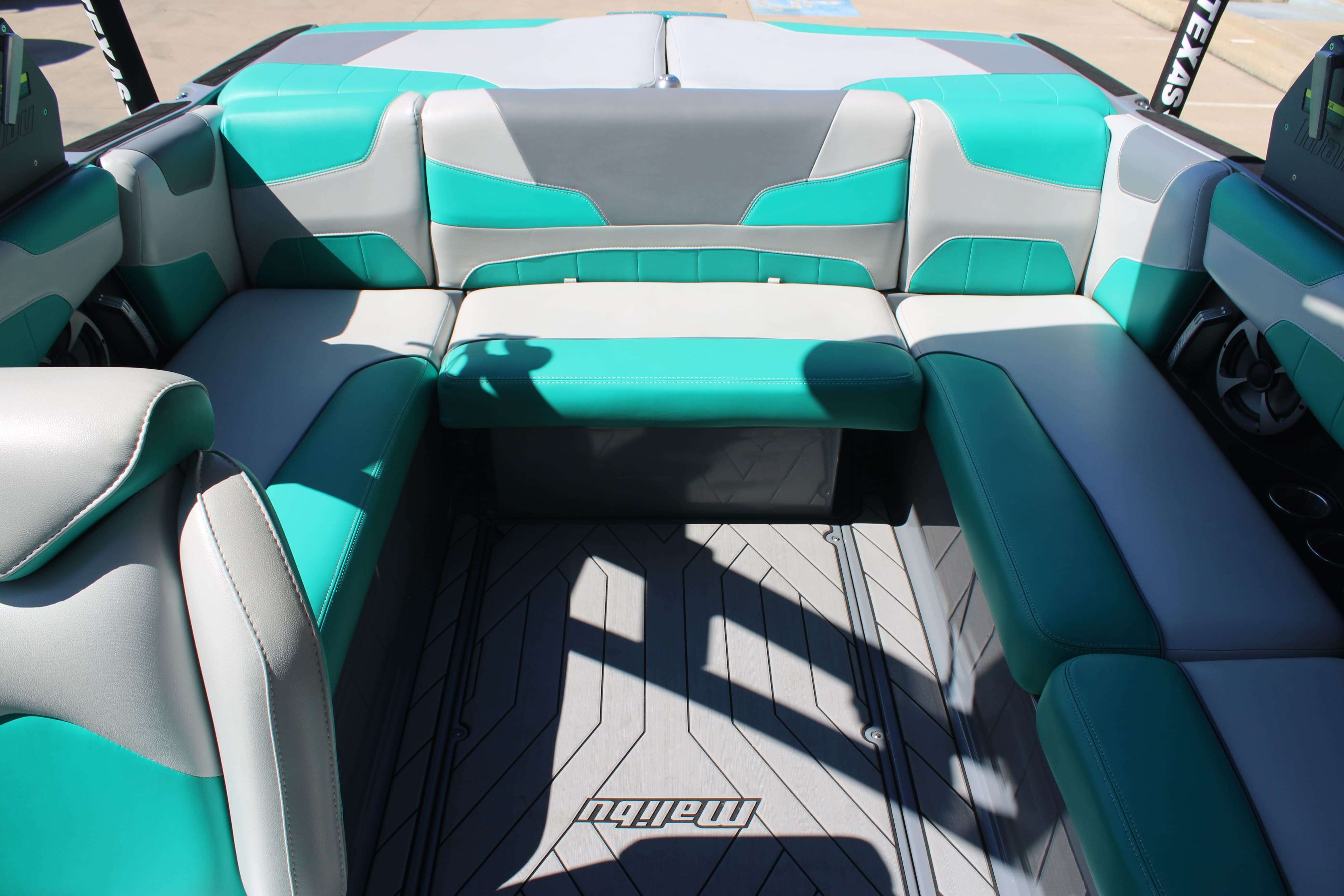 2019 Malibu Boats Wakesetter 22 LSV-14