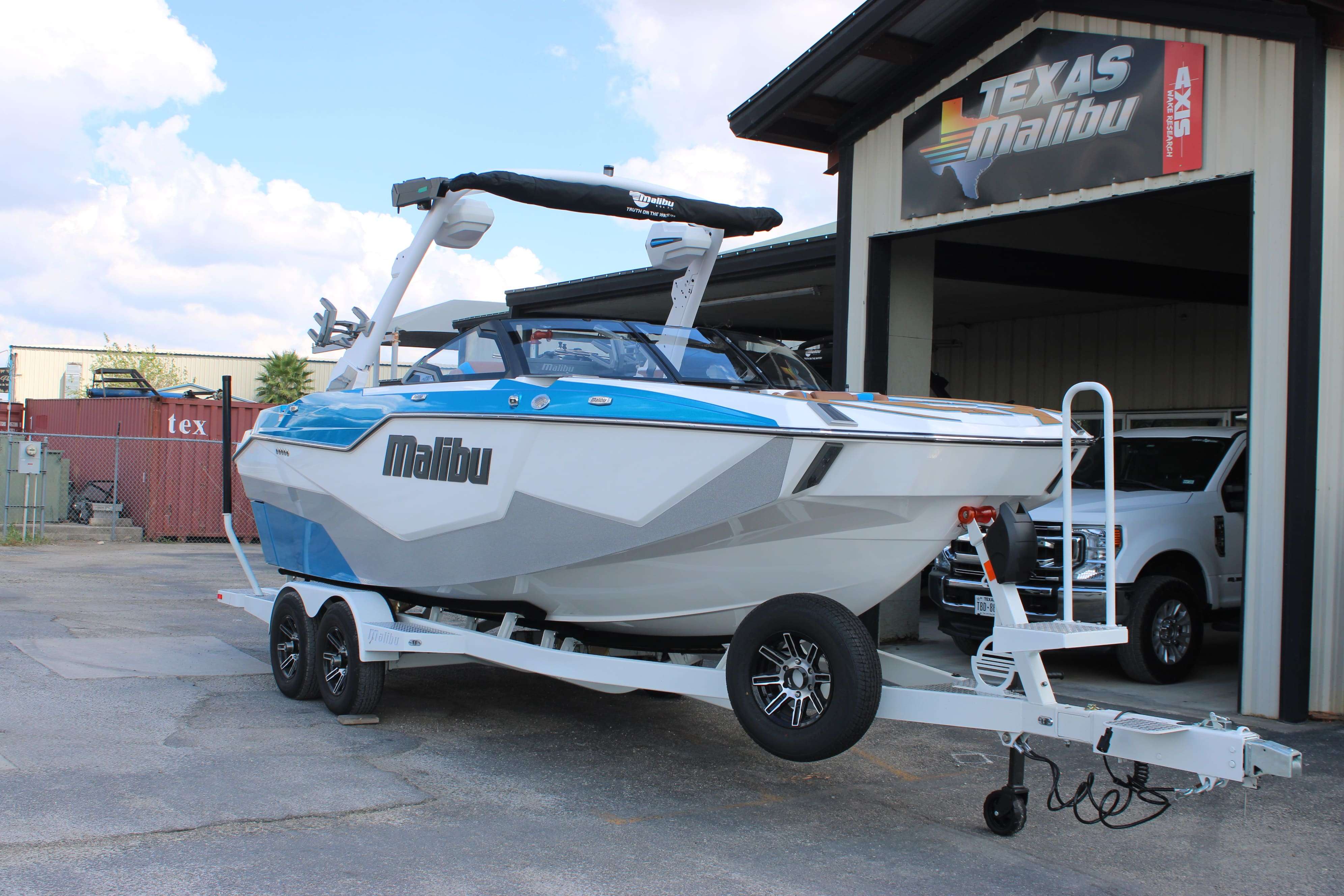 2026 Malibu Boats M230-2