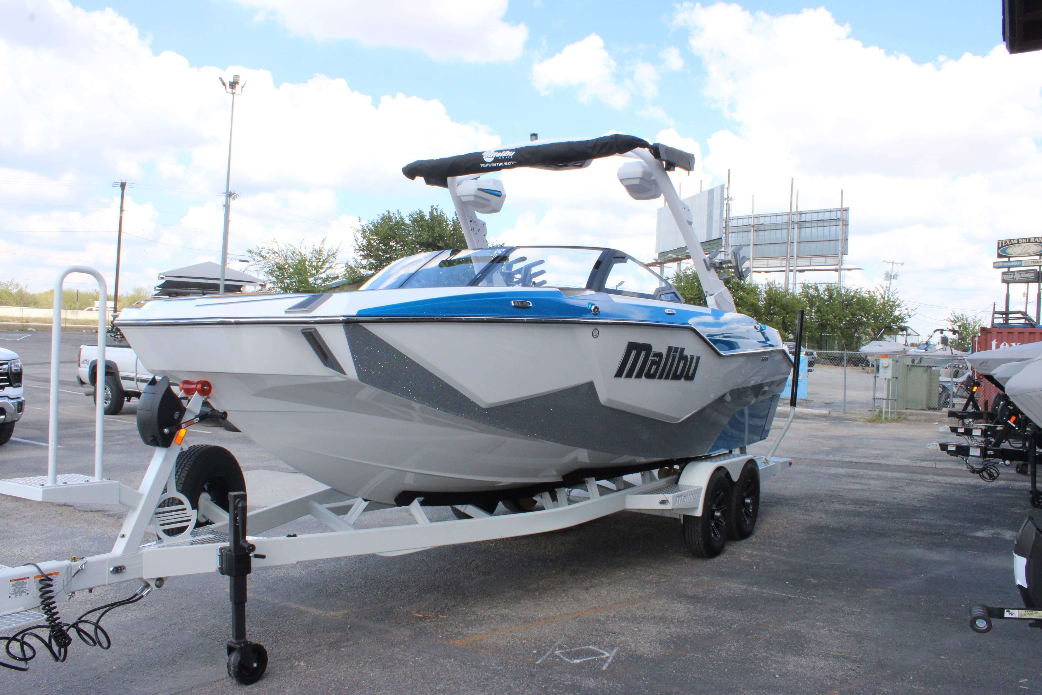 2026 Malibu Boats M230-4