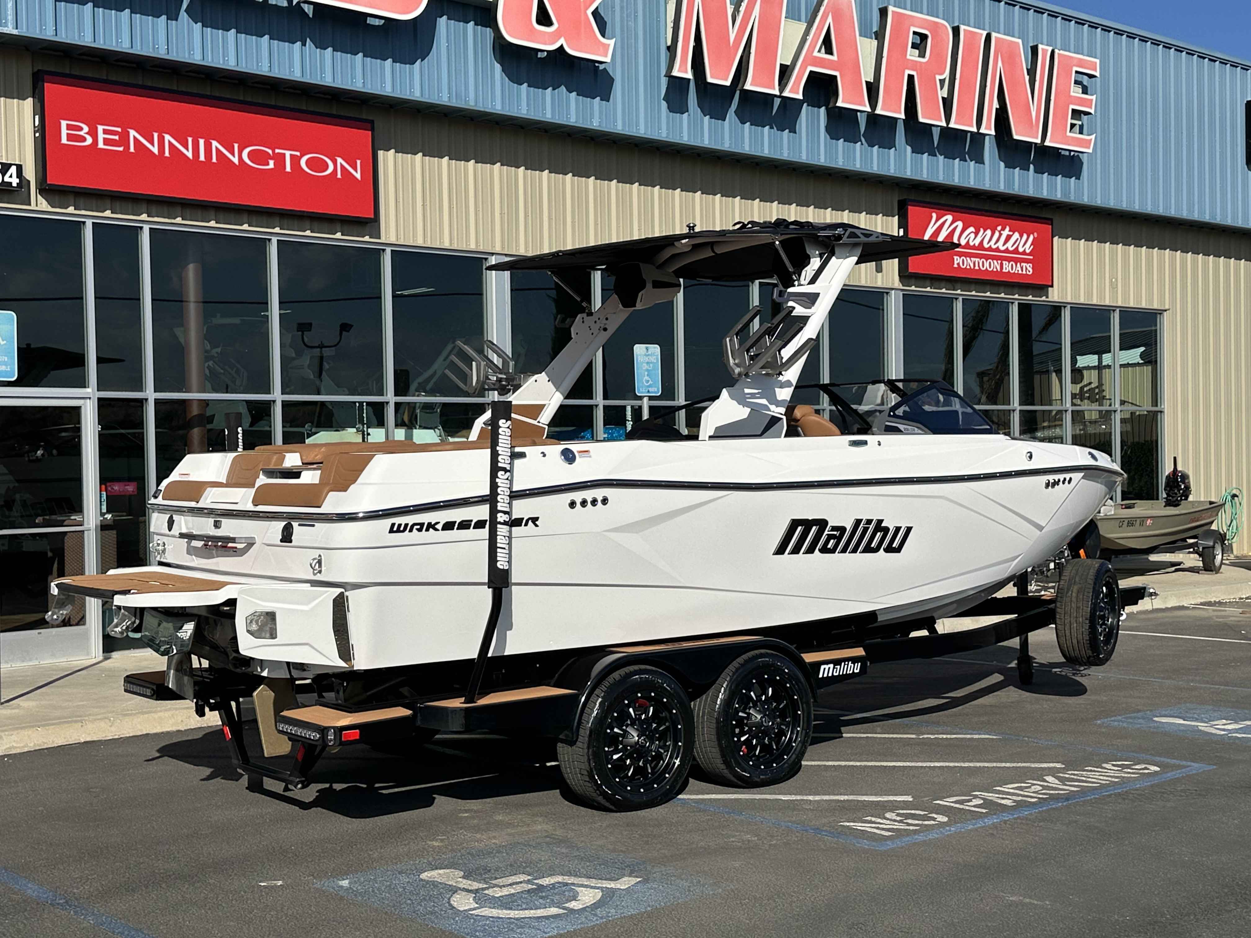 2026 Malibu 23 LSV-3
