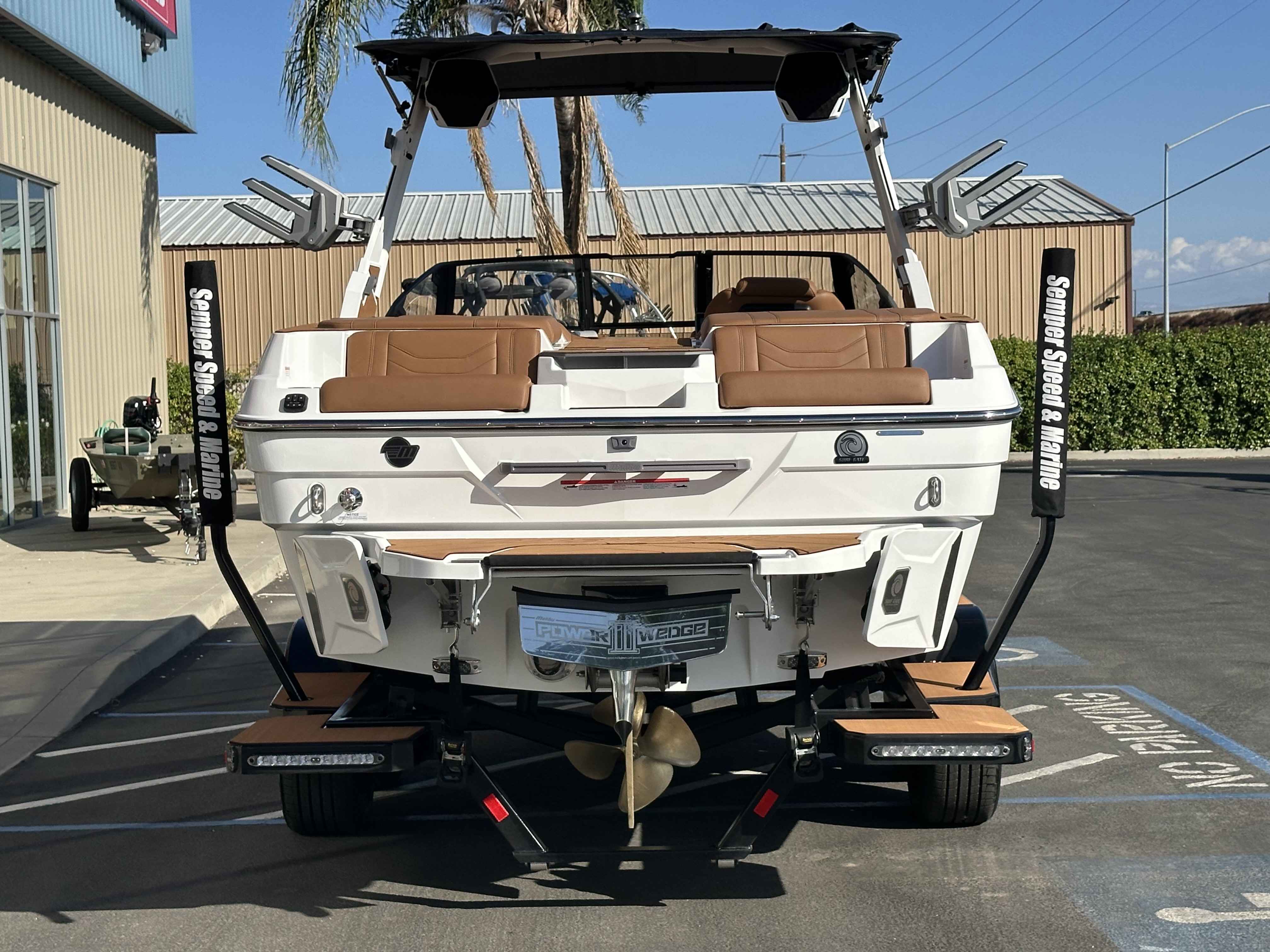 2026 Malibu 23 LSV-5