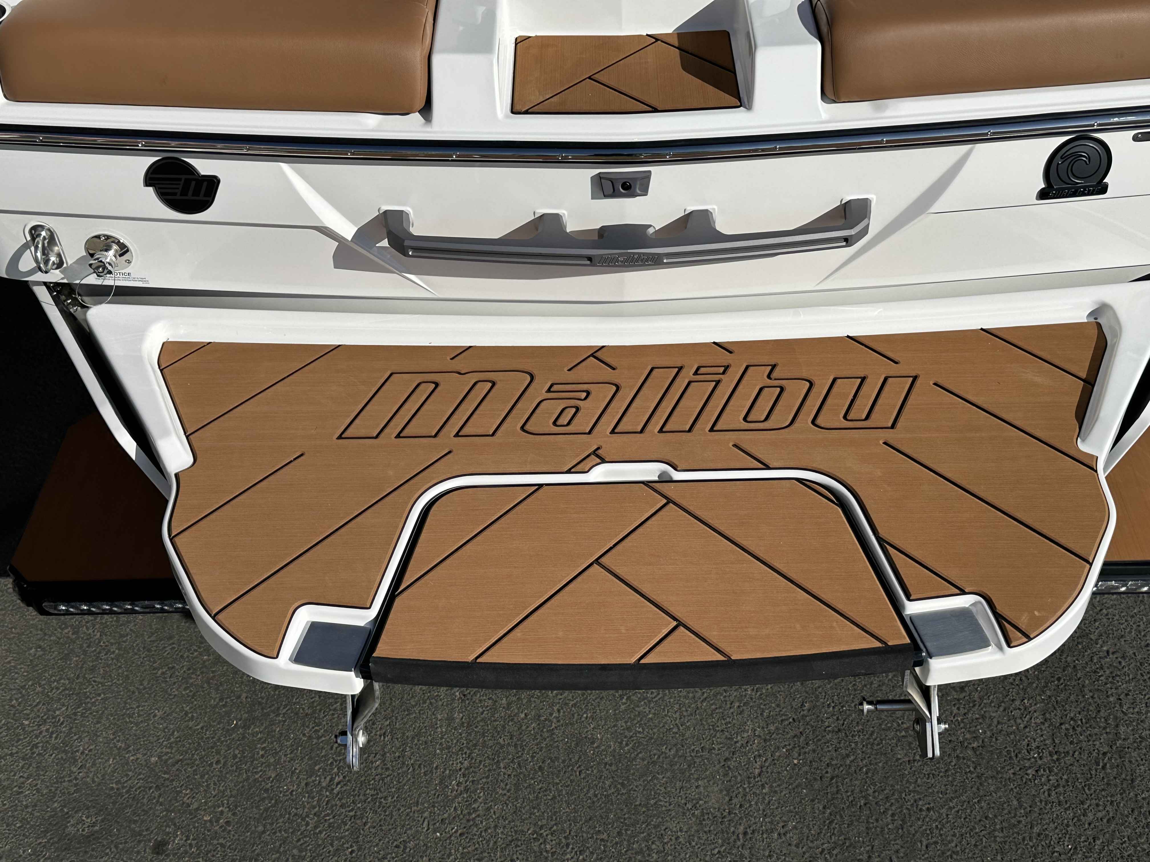2026 Malibu 23 LSV-8