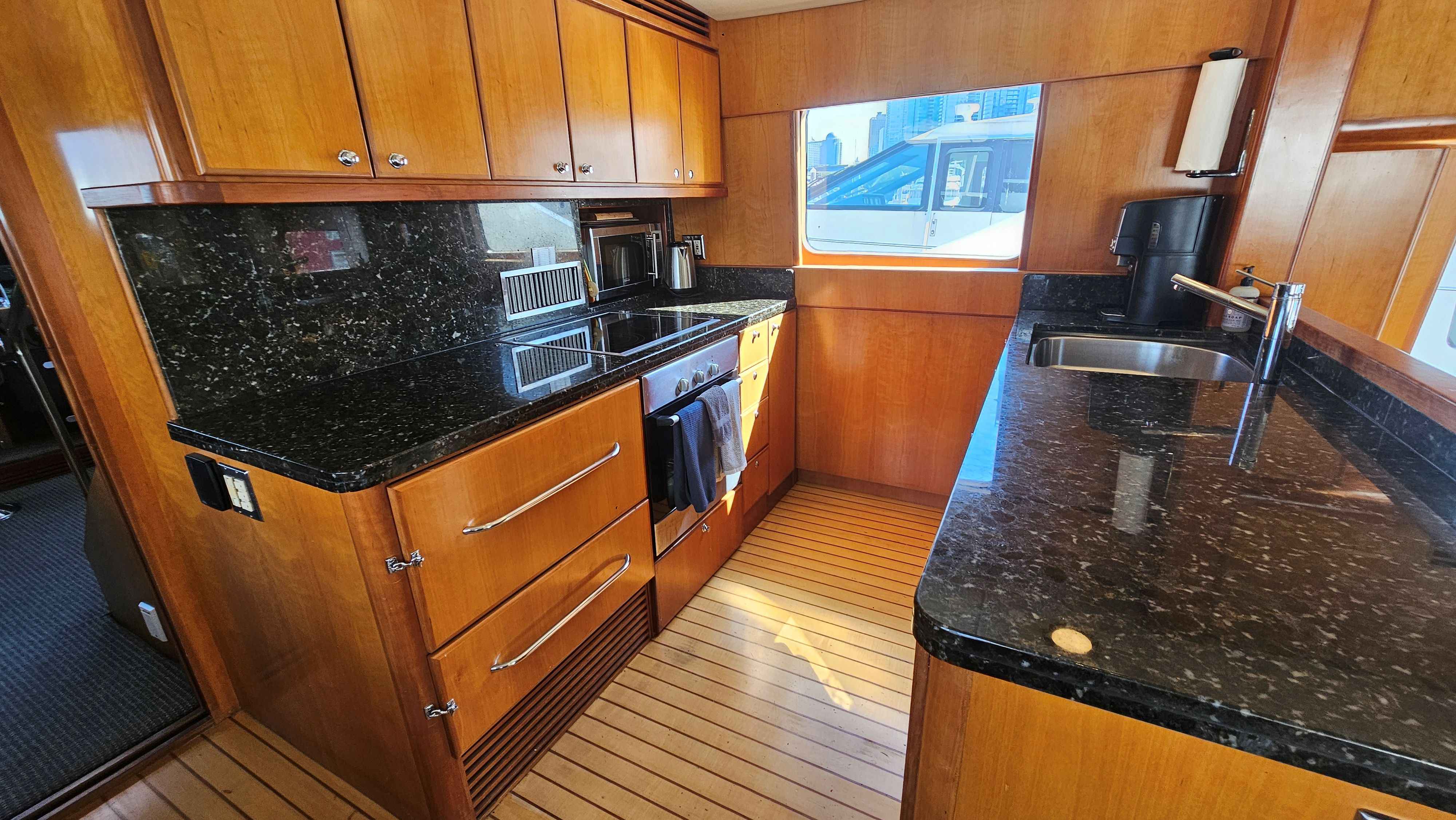 Pre-Owned 2003 Mikelson Long Range Cockpit MY for Sale | Vancouver, BC | M&P Yacht Centre