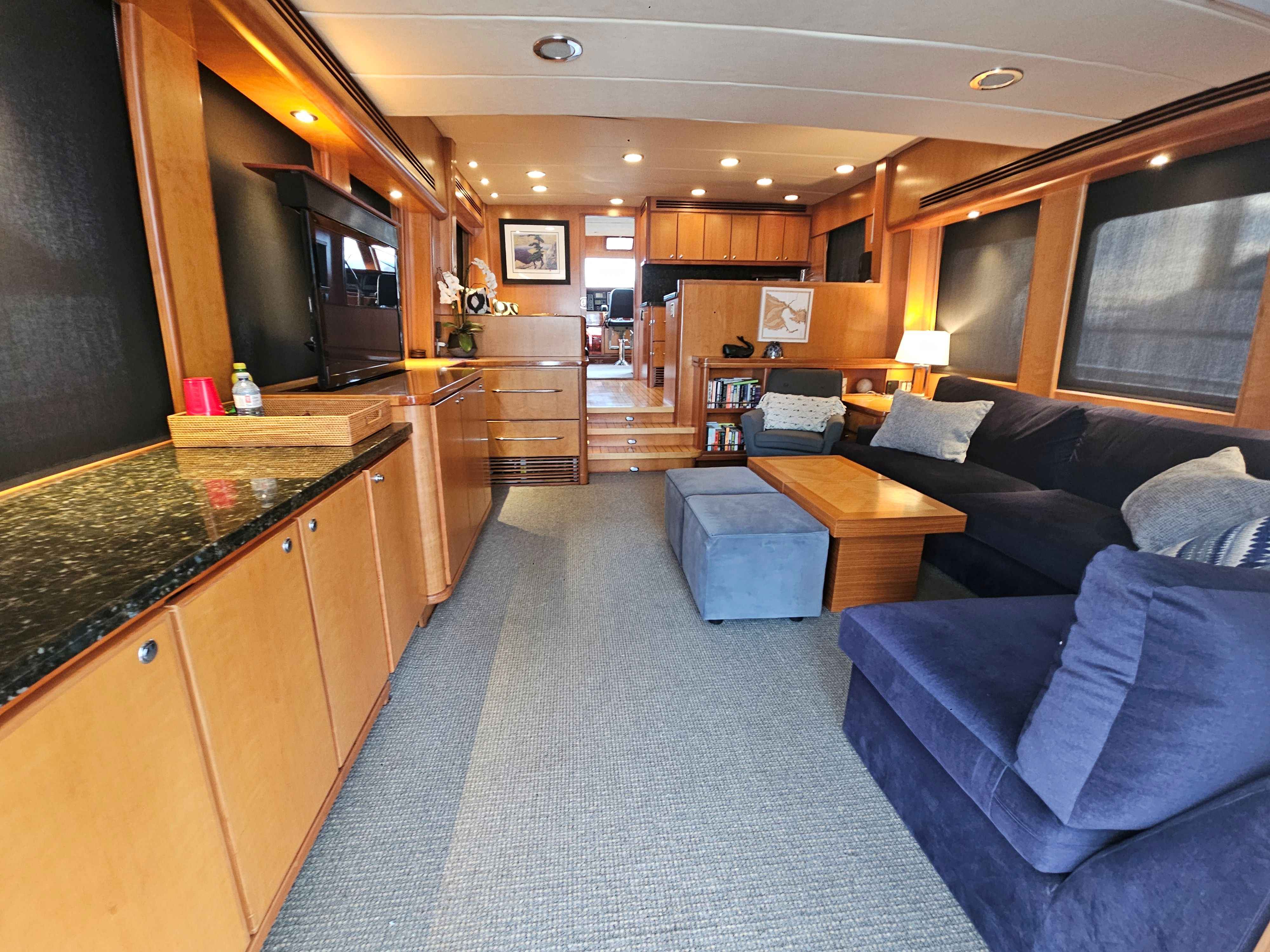 Pre-Owned 2003 Mikelson Long Range Cockpit MY for Sale | Vancouver, BC | M&P Yacht Centre