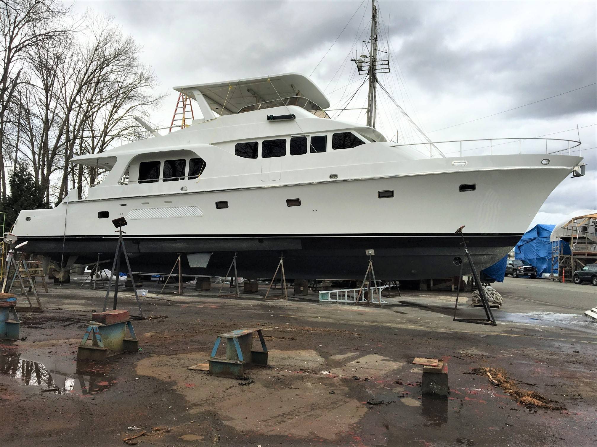 Pre-Owned 2003 Mikelson Long Range Cockpit MY for Sale | Vancouver, BC | M&P Yacht Centre