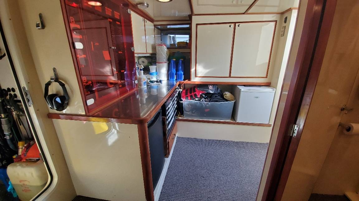 Pre-Owned 2003 Mikelson Long Range Cockpit MY for Sale | Vancouver, BC | M&P Yacht Centre