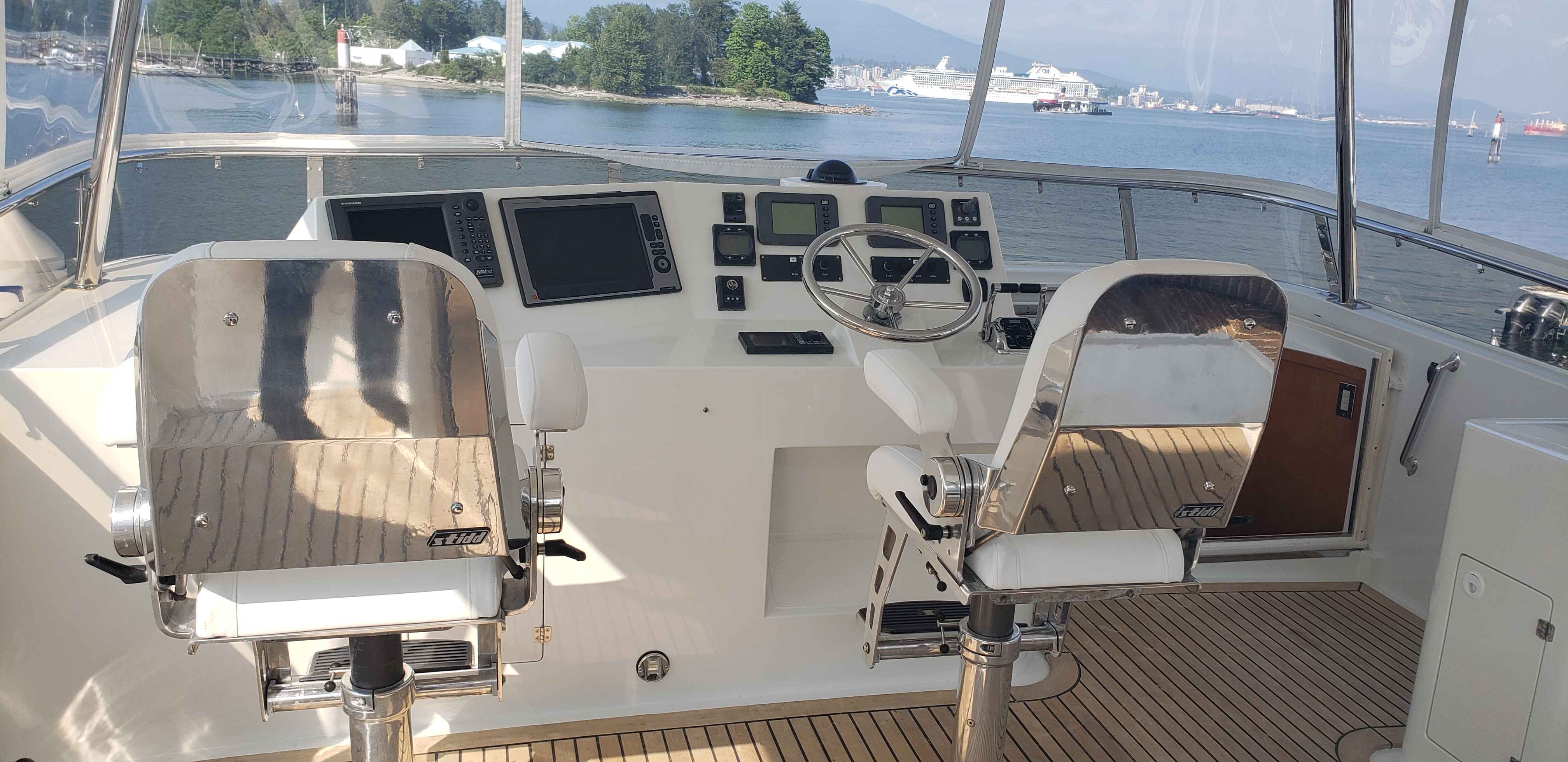 Pre-Owned 2003 Mikelson Long Range Cockpit MY for Sale | Vancouver, BC | M&P Yacht Centre