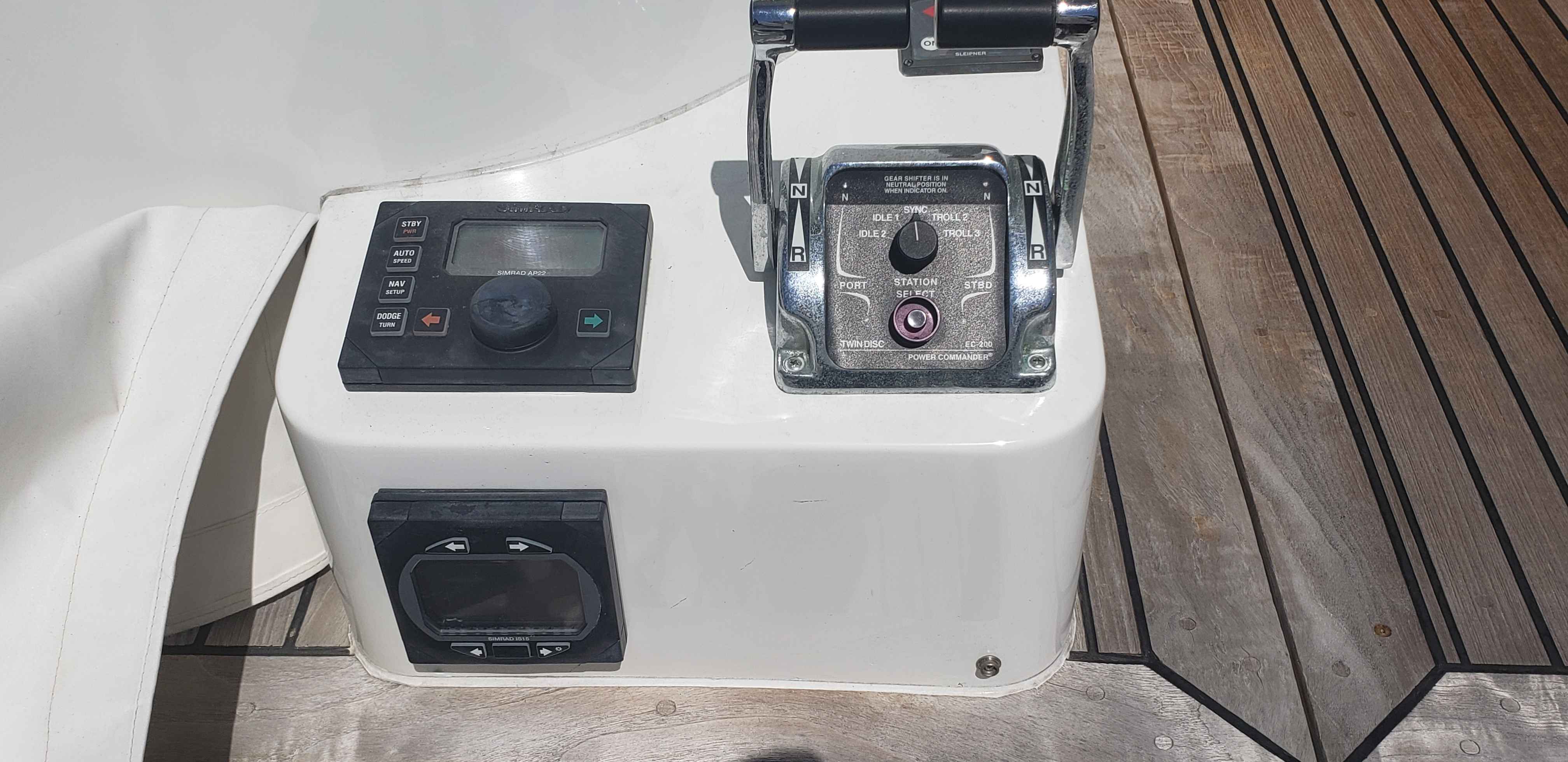 Pre-Owned 2003 Mikelson Long Range Cockpit MY for Sale | Vancouver, BC | M&P Yacht Centre