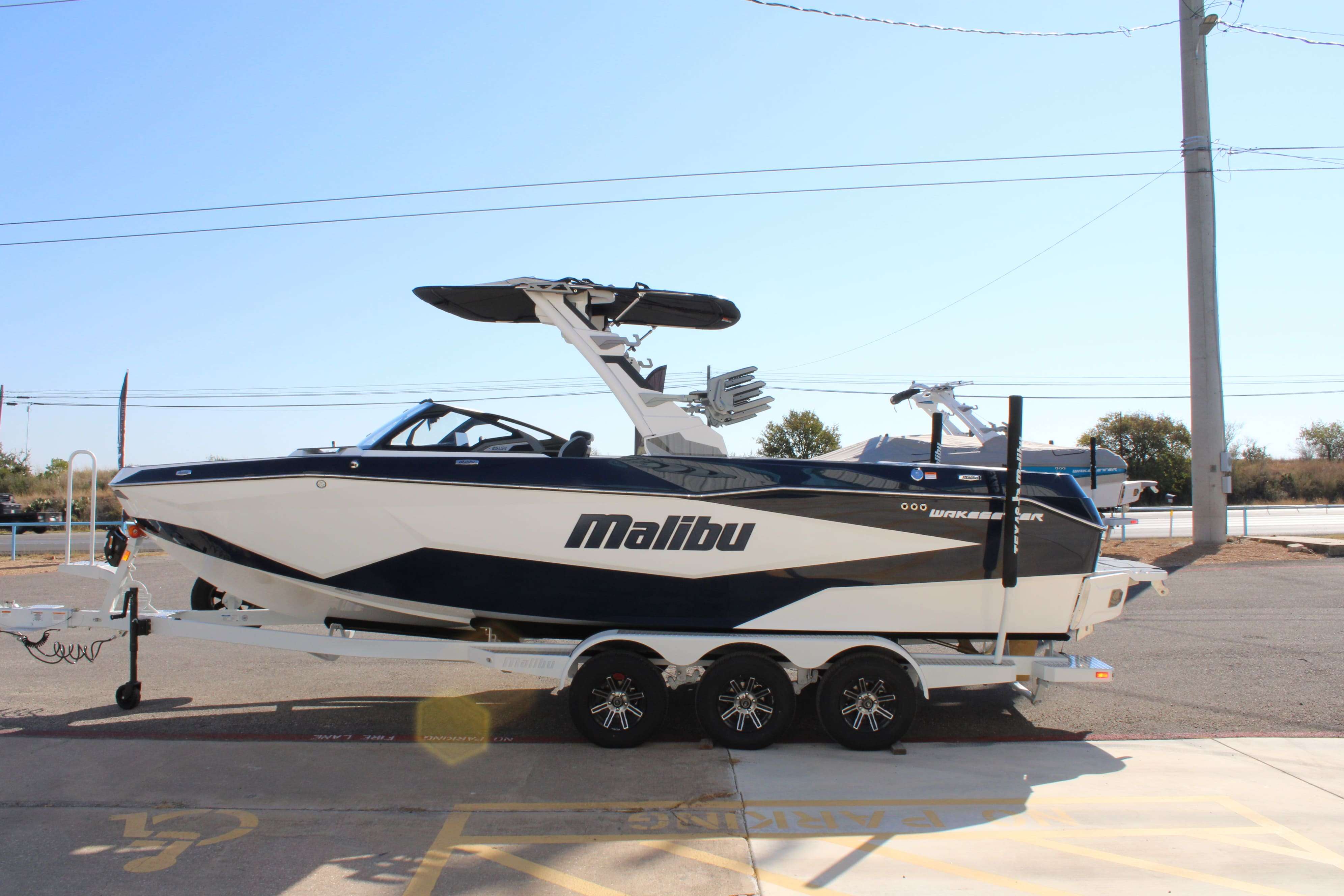 2026 Malibu Boats Wakesetter 25 LSV-7