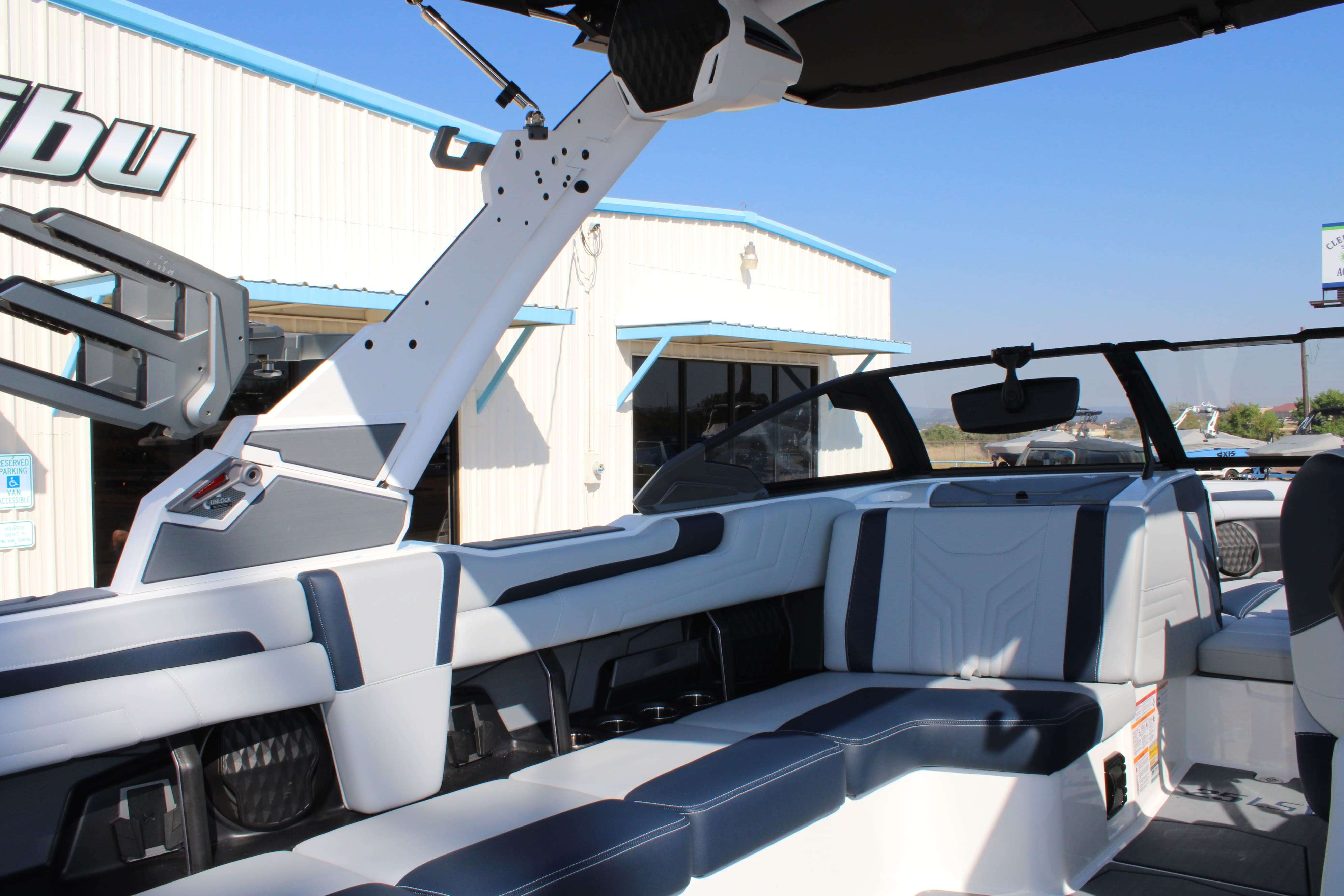 2026 Malibu Boats Wakesetter 25 LSV-14