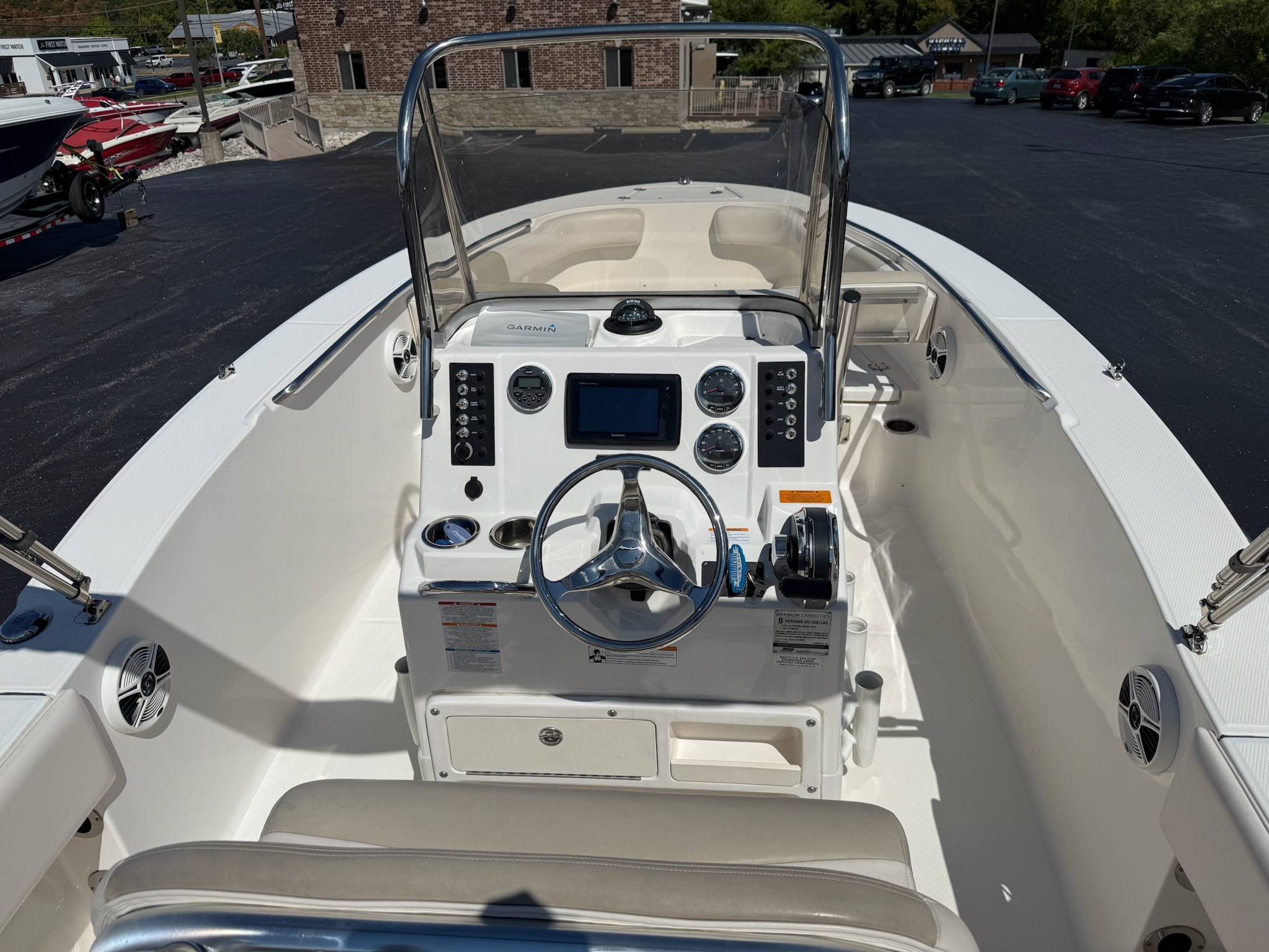 2017 Robalo R200 Center Console-10