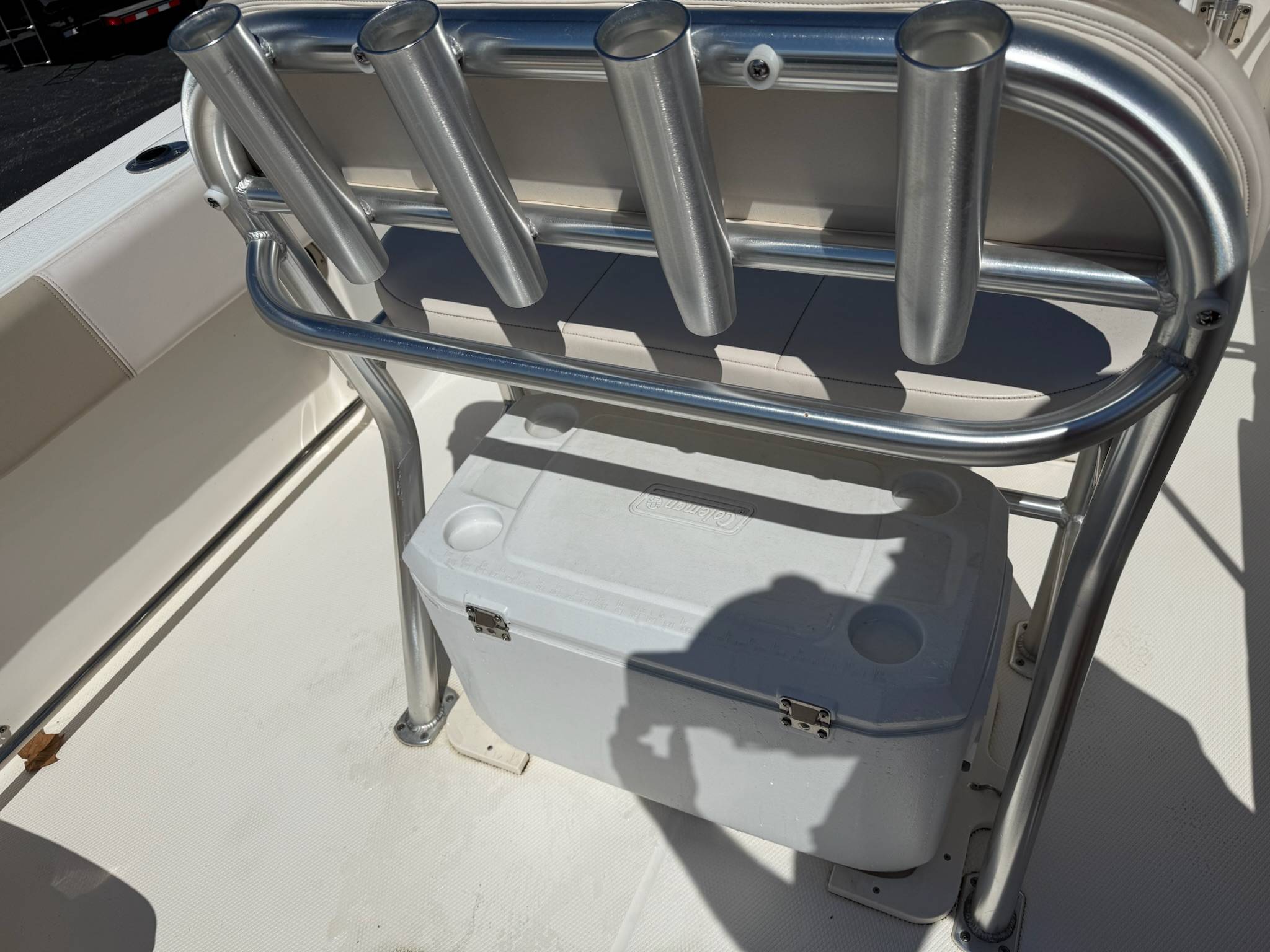 2017 Robalo R200 Center Console-13