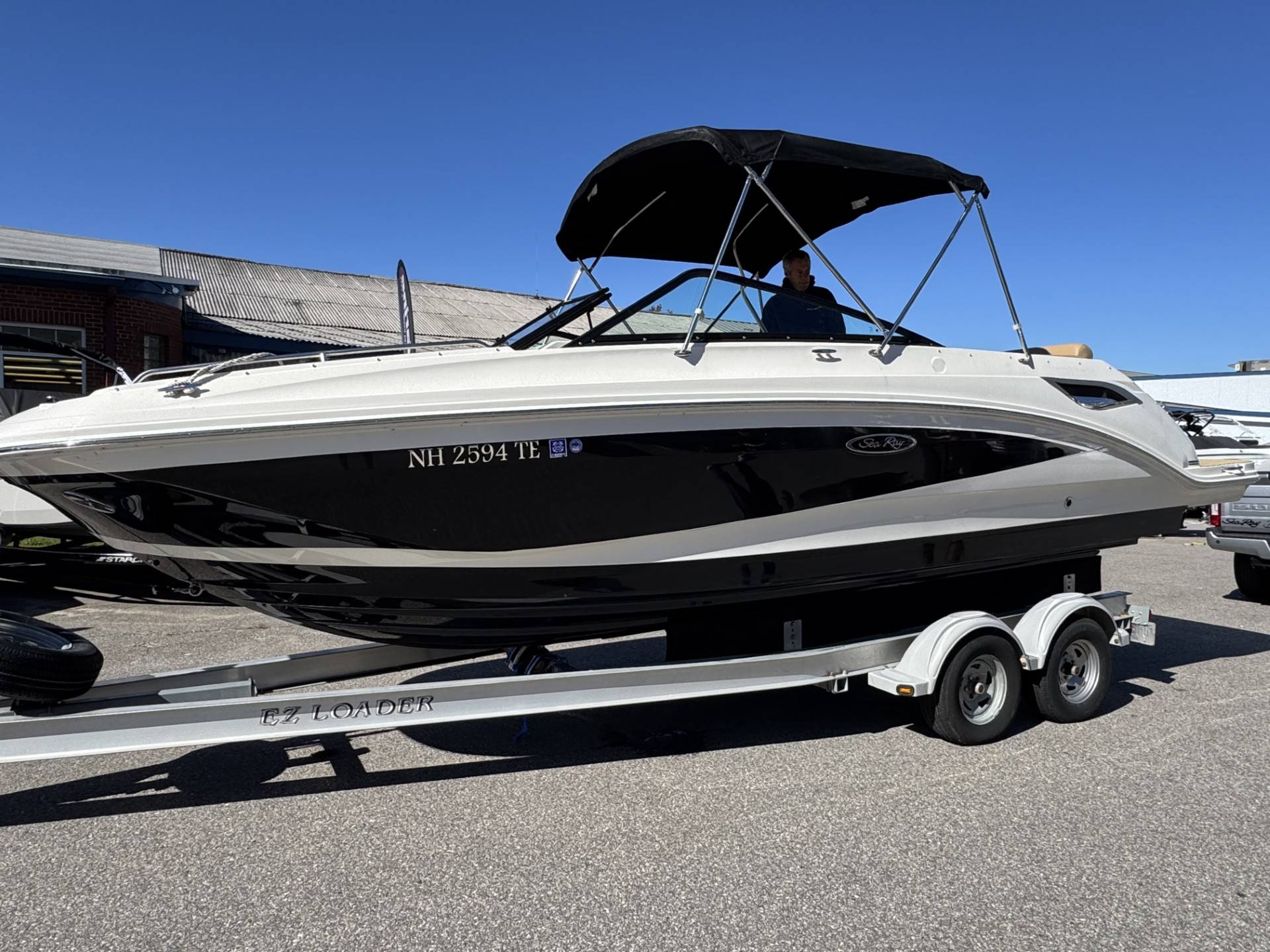 2021 SEA RAY 250SDX0
