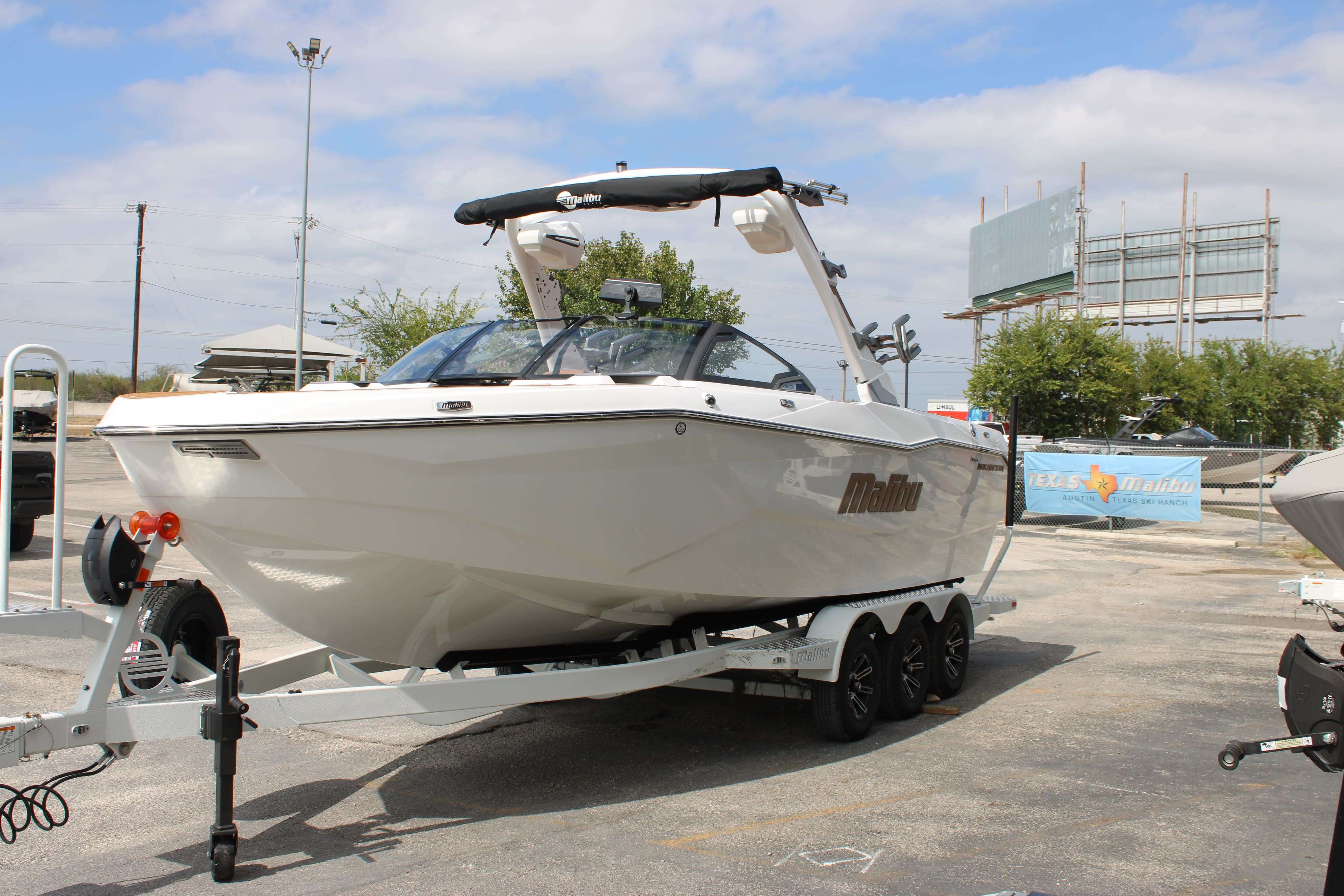 2026 Malibu Boats Wakesetter 25 LSV-4
