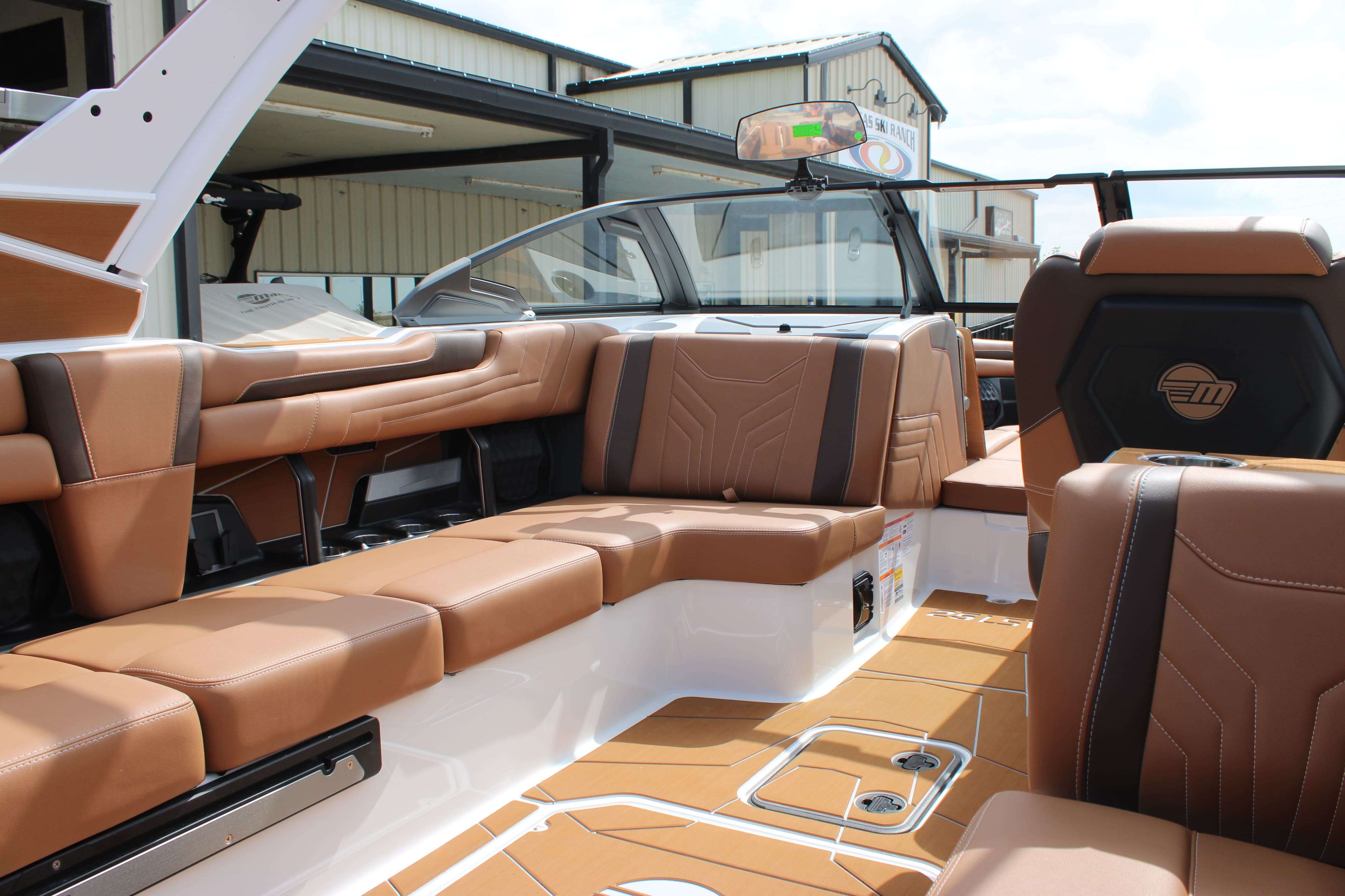 2026 Malibu Boats Wakesetter 25 LSV-14