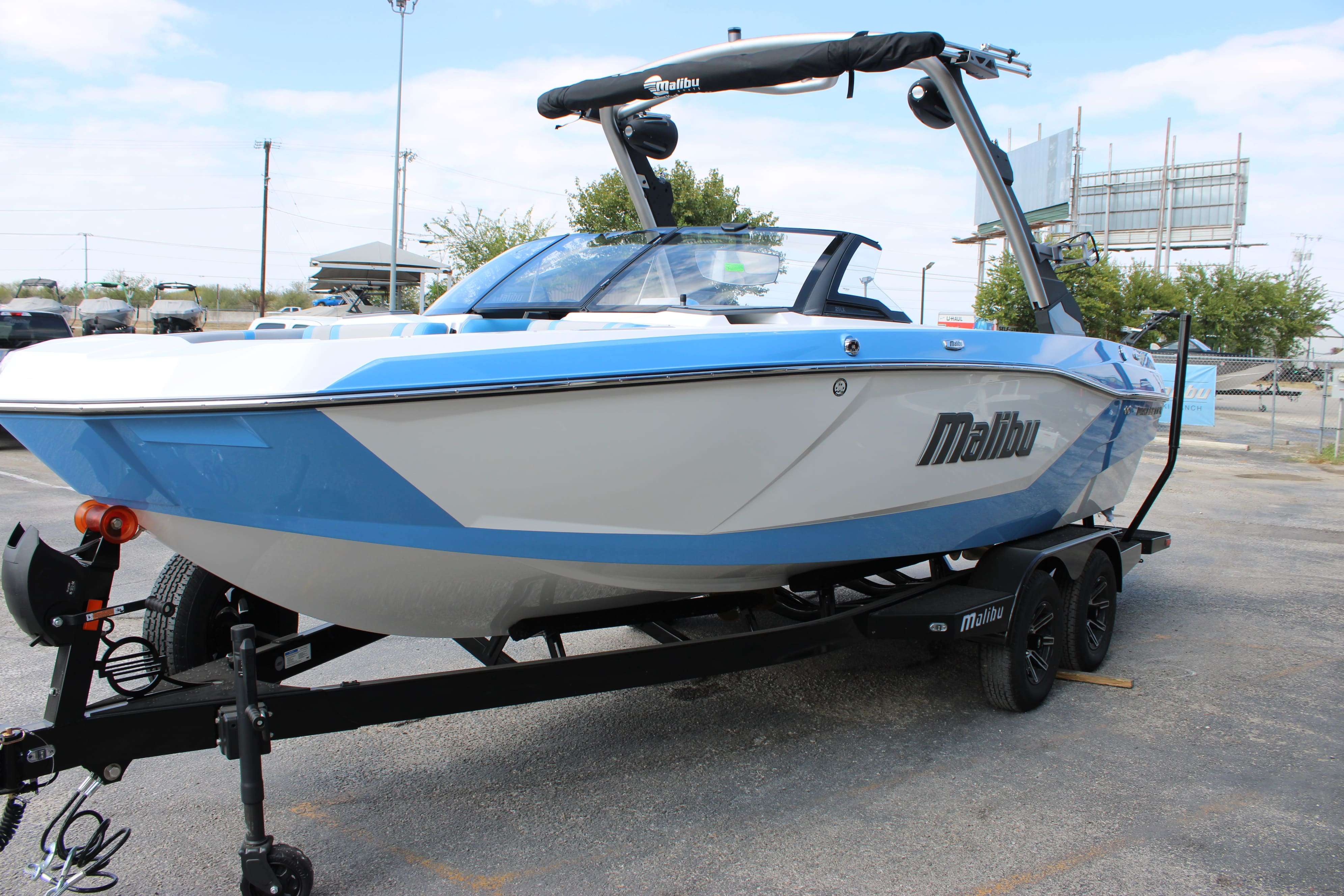 2026 Malibu Boats Wakesetter 21 LX-4