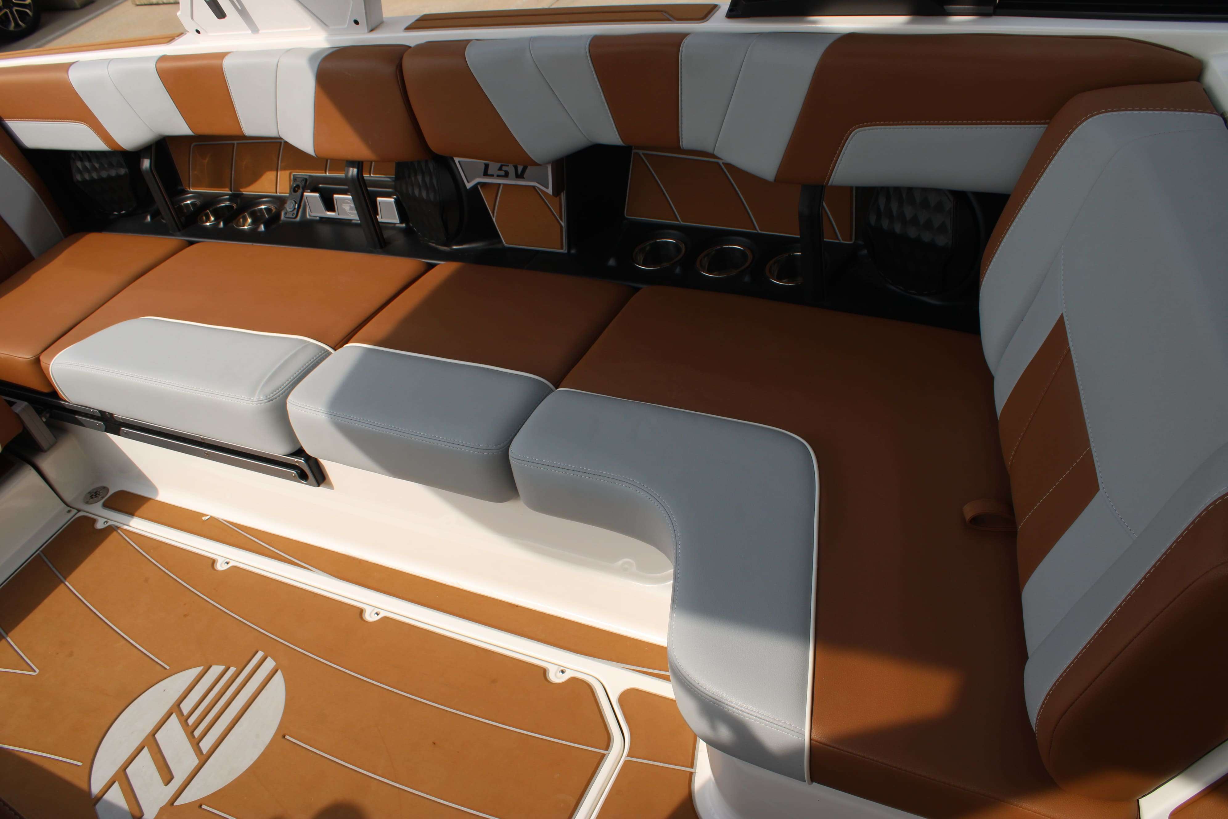 2023 Malibu Boats Wakesetter 23 LSV-16