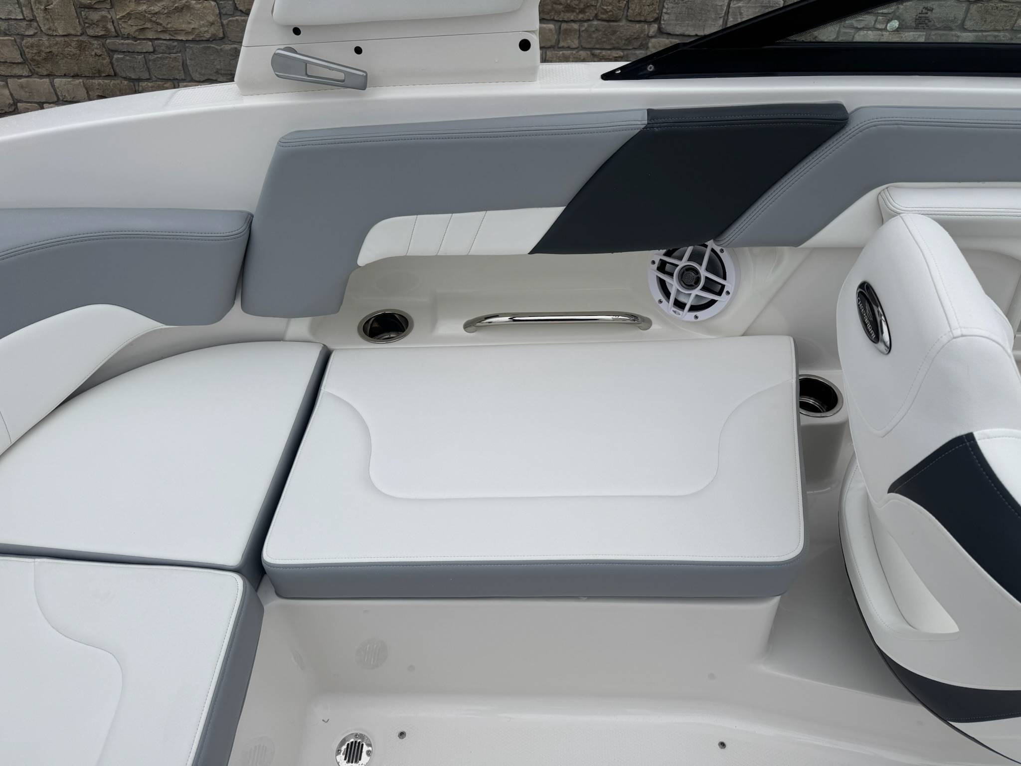 2026 Chaparral 23 SSi-10