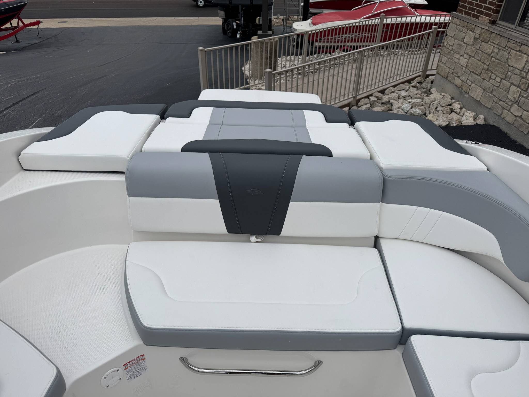 2026 Chaparral 23 SSi-11