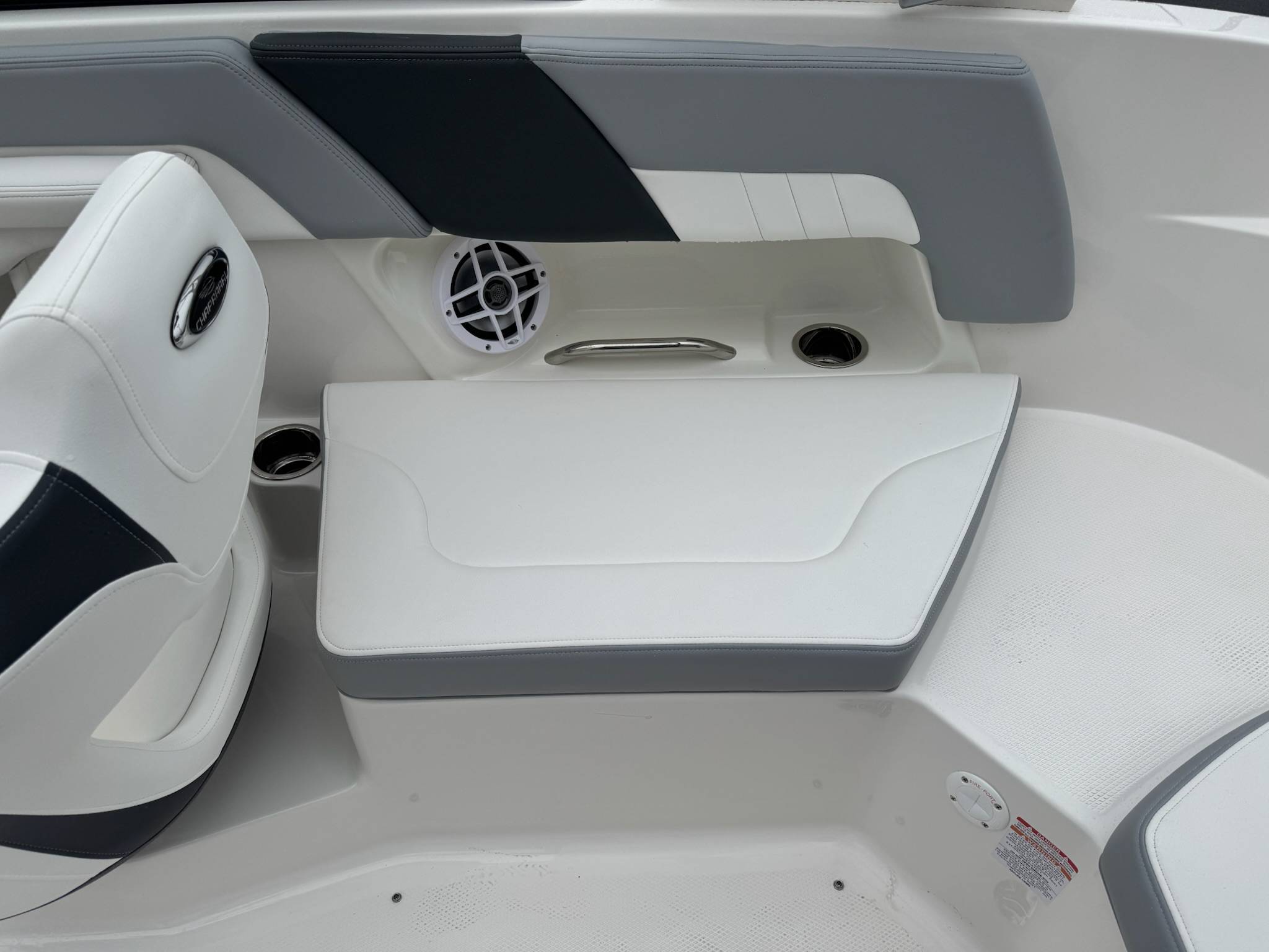 2026 Chaparral 23 SSi-14