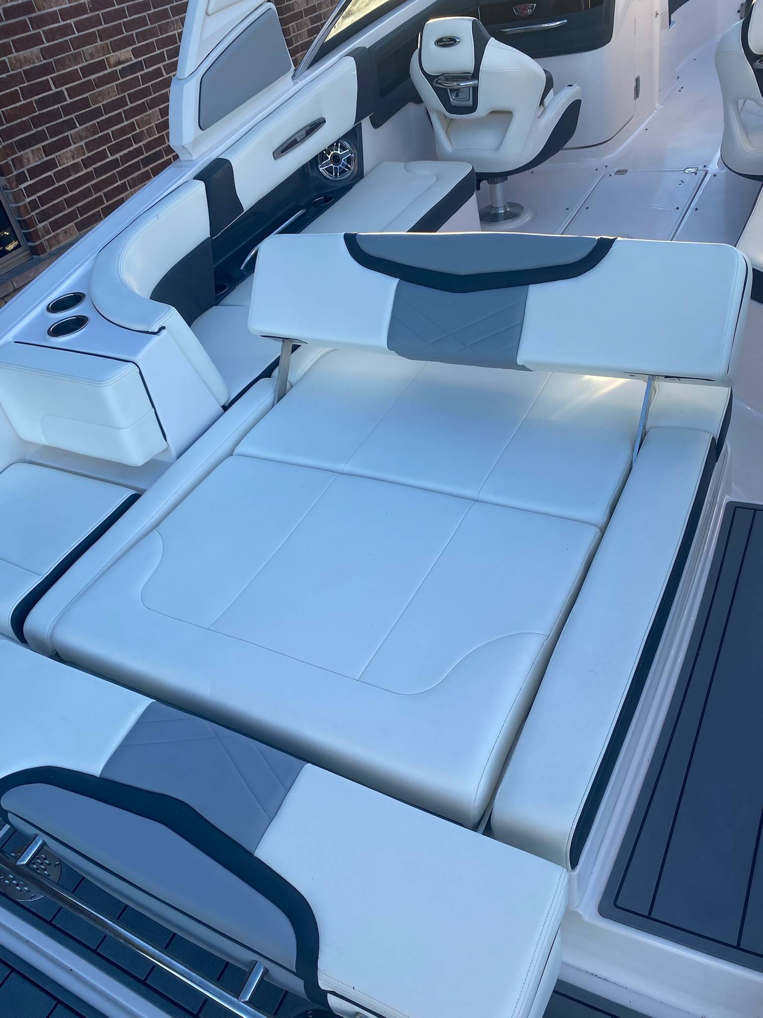 2023 Chaparral 287 SSX-15