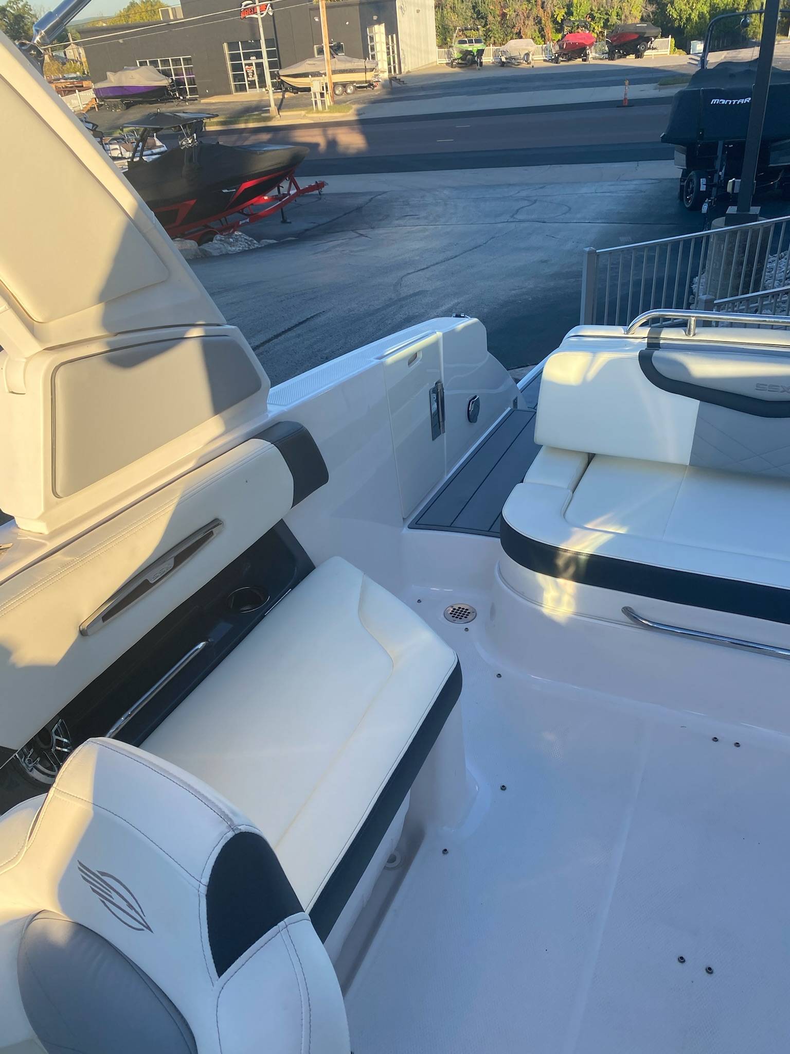 2023 Chaparral 287 SSX-16