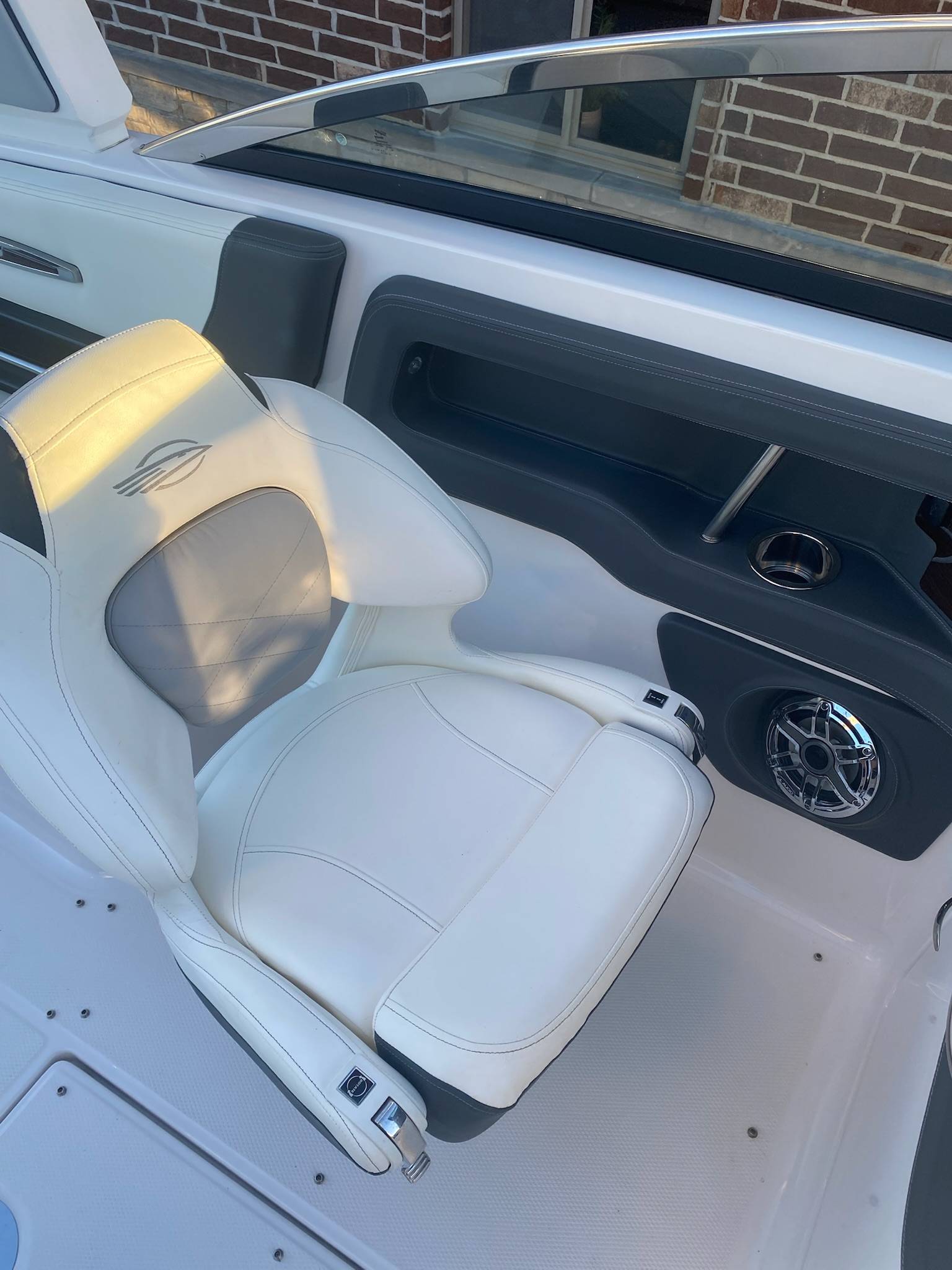 2023 Chaparral 287 SSX-18