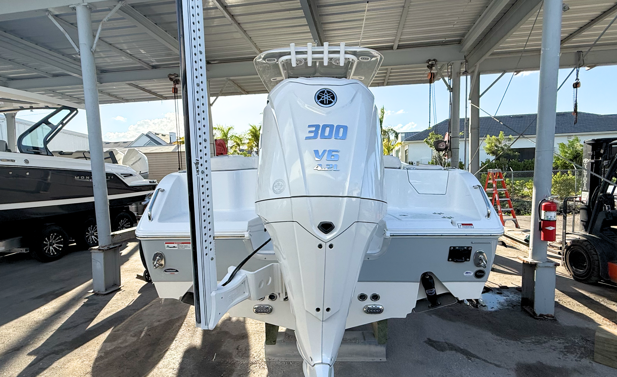 2023 Sea Hunt Ultra 255 SE-3