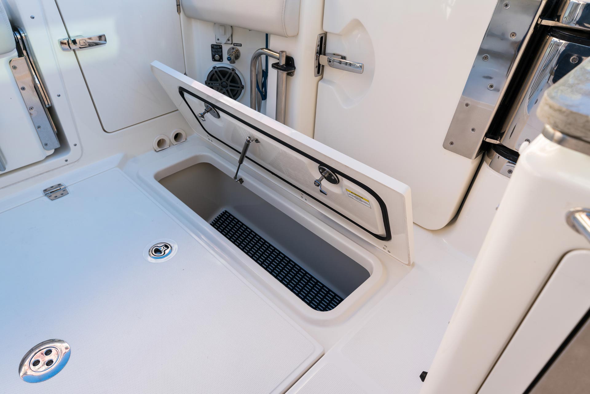 New 2026 Boston whaler 380 Realm for Sale | Vancouver, BC | M&P Yacht Centre